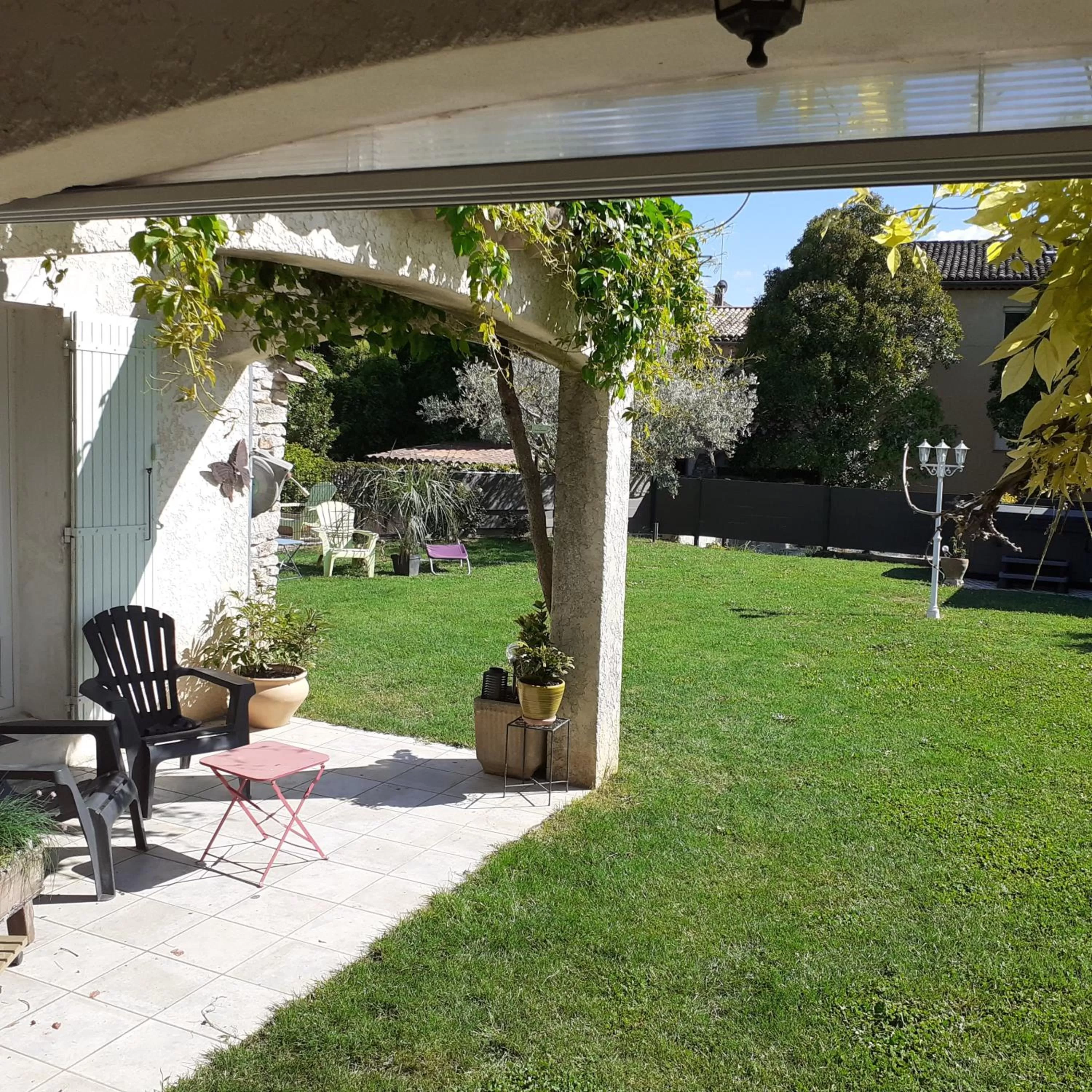 Garden view, Garden in A l'Ombre des Amandiers Chambres d'hôtes
