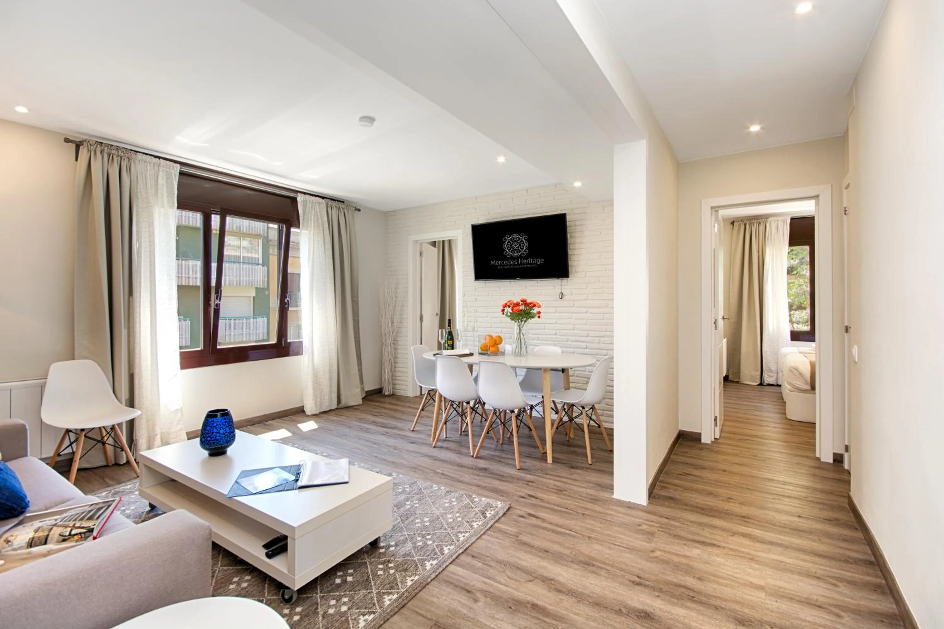 TV and multimedia in Eixample Building Apartments by Mercedes Heritage