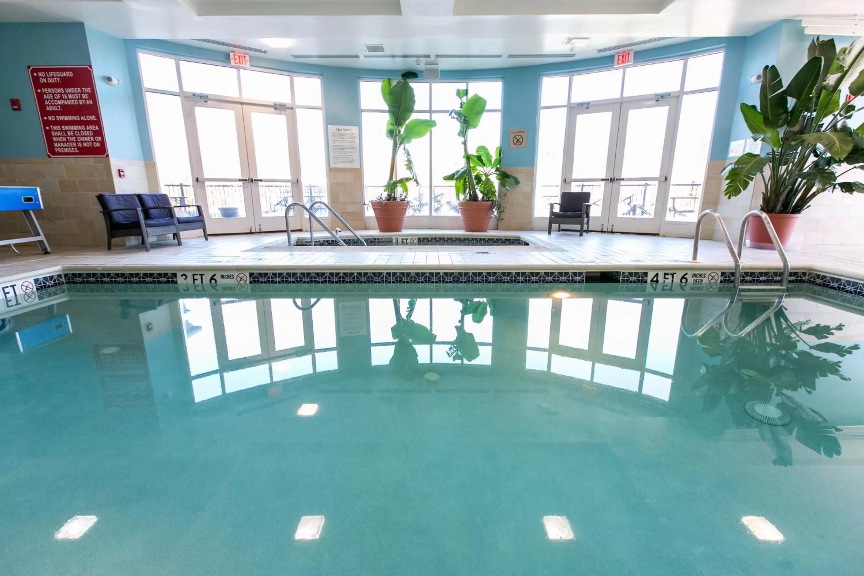 Swimming pool in Holiday Inn Manahawkin/Long Beach Island by IHG