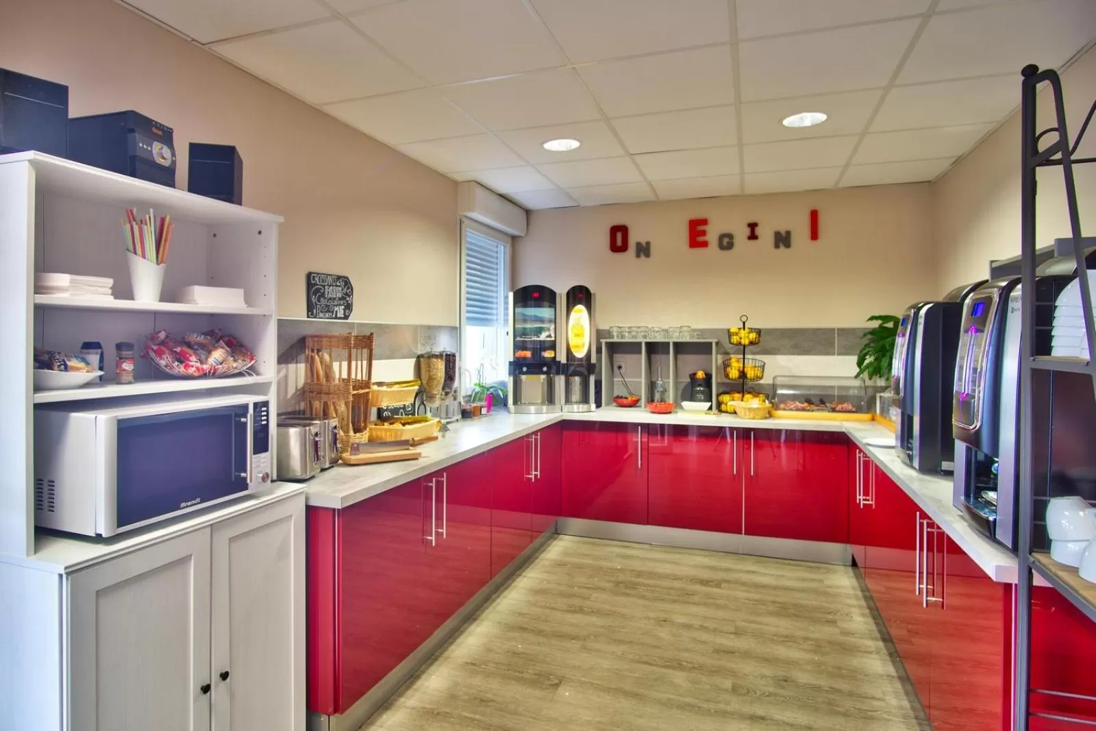 Buffet breakfast in Adonis Hotel Bayonne