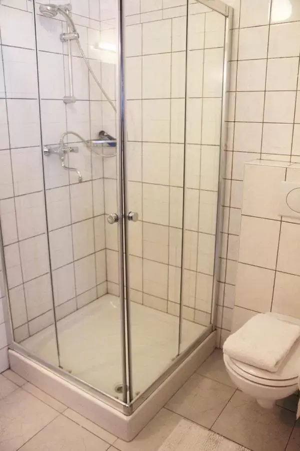 Twin Room with Shared Bathroom in Hotel Cafe 't Zonneke Twin Room with Shared Bathroom in Hotel Cafe 't Zonneke