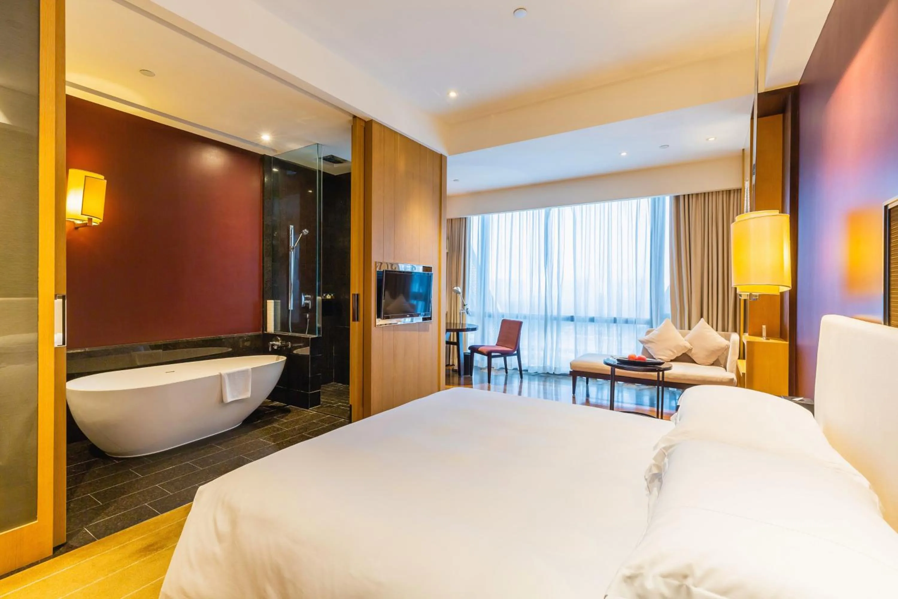 Photo of the whole room, Bed in Hotel Kapok Shenzhen Bay