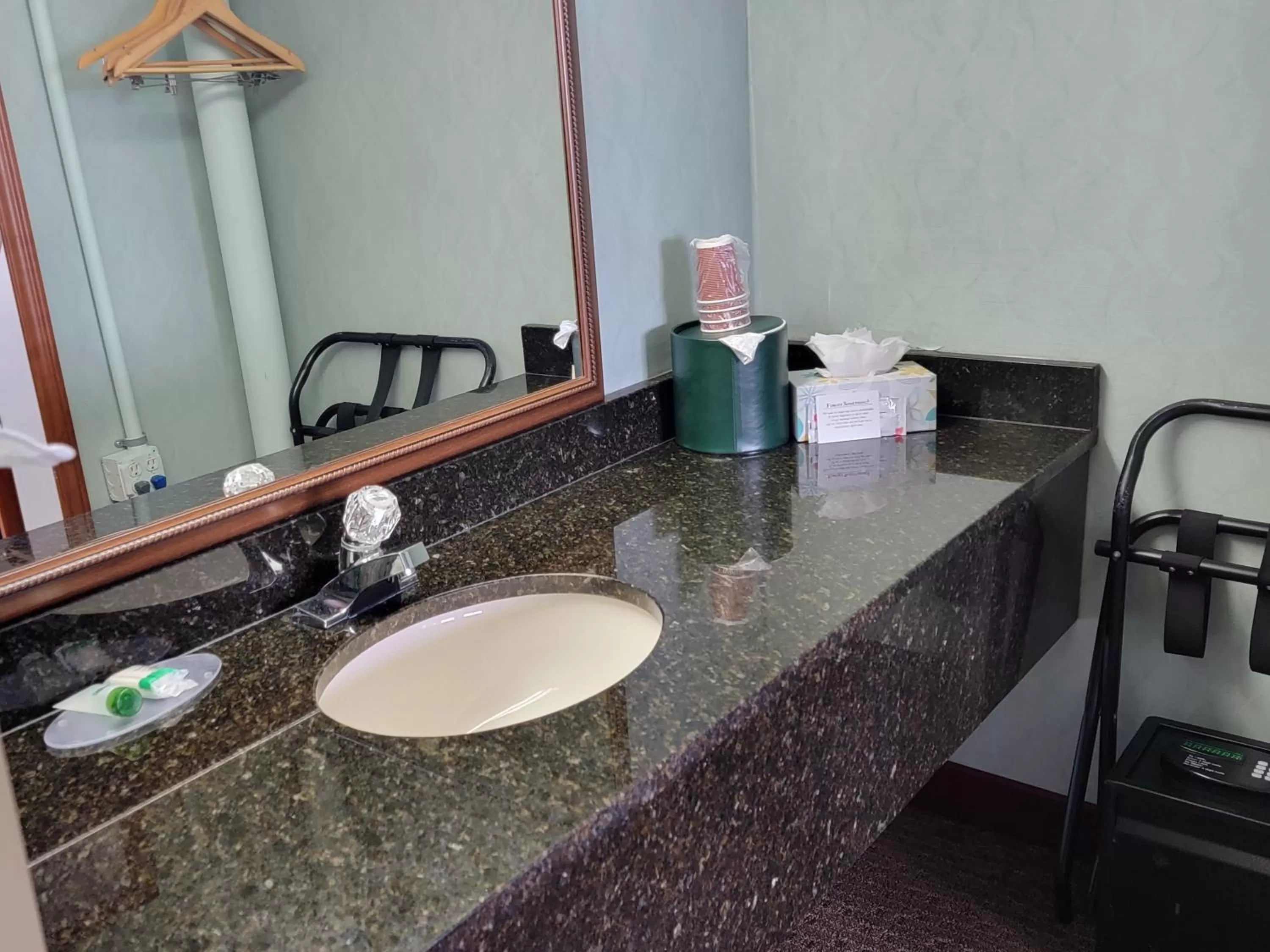 Bathroom in Downtown Inn