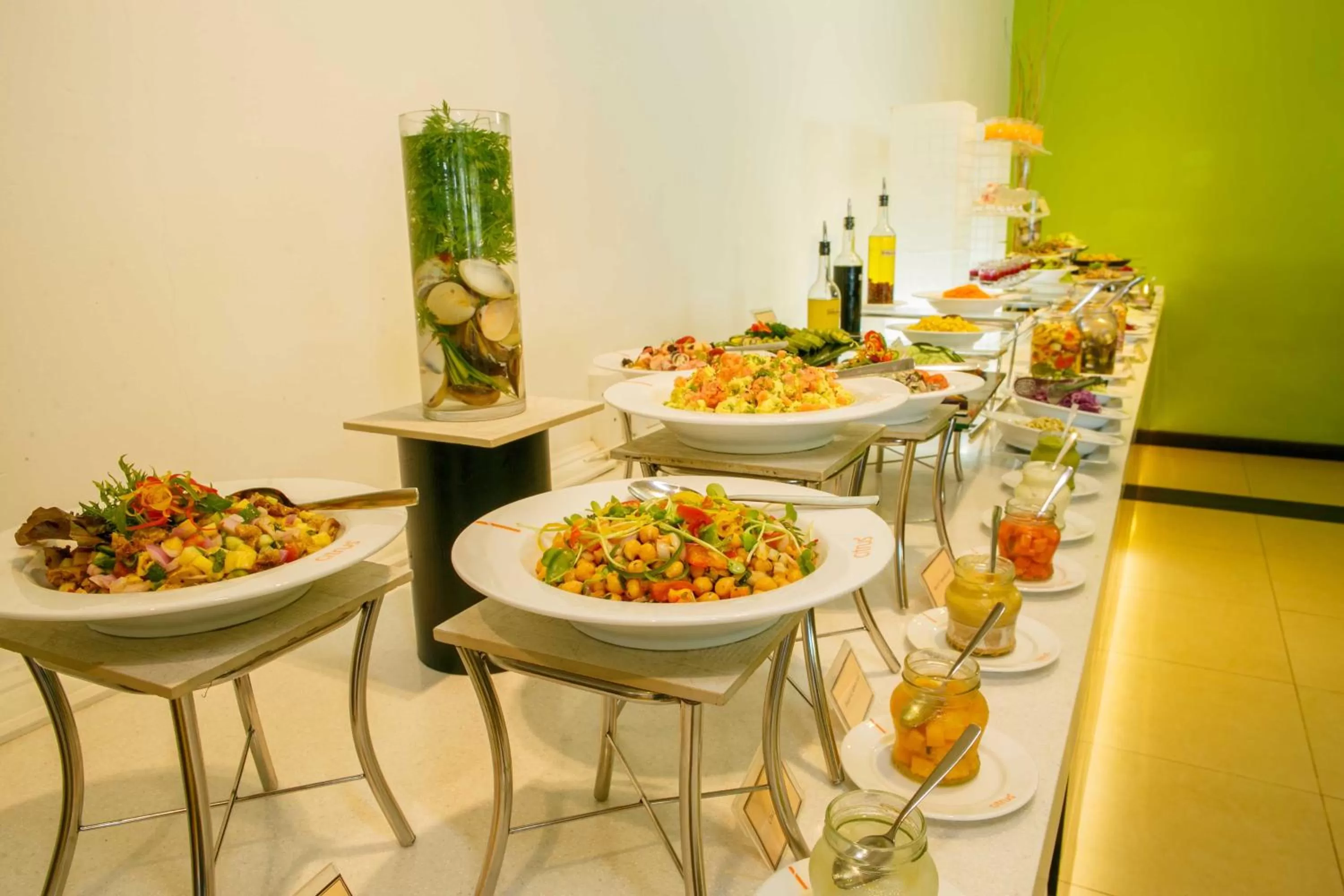 Food in Citrus Waskaduwa