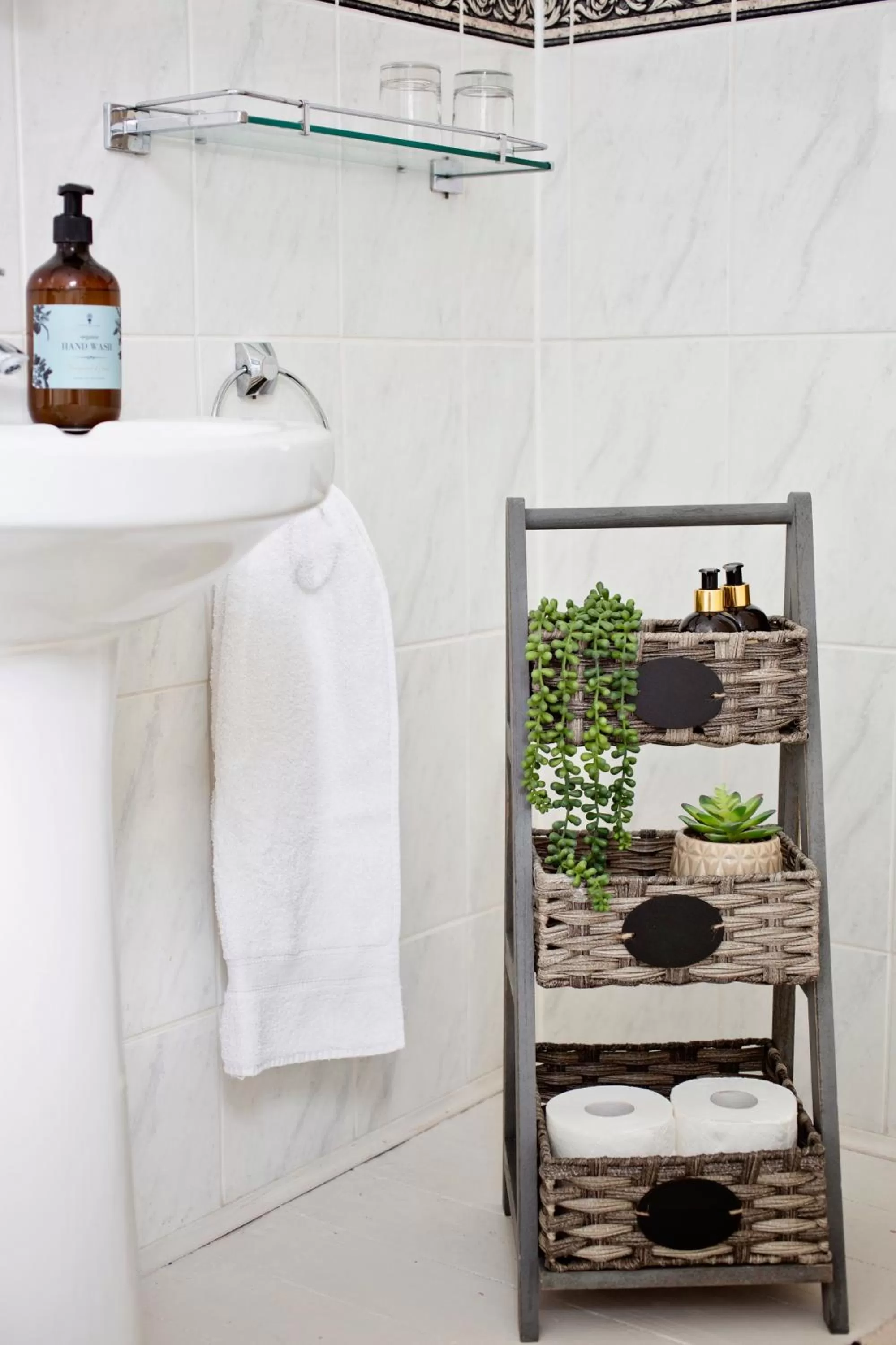 Bathroom in Burleigh Court Hotel
