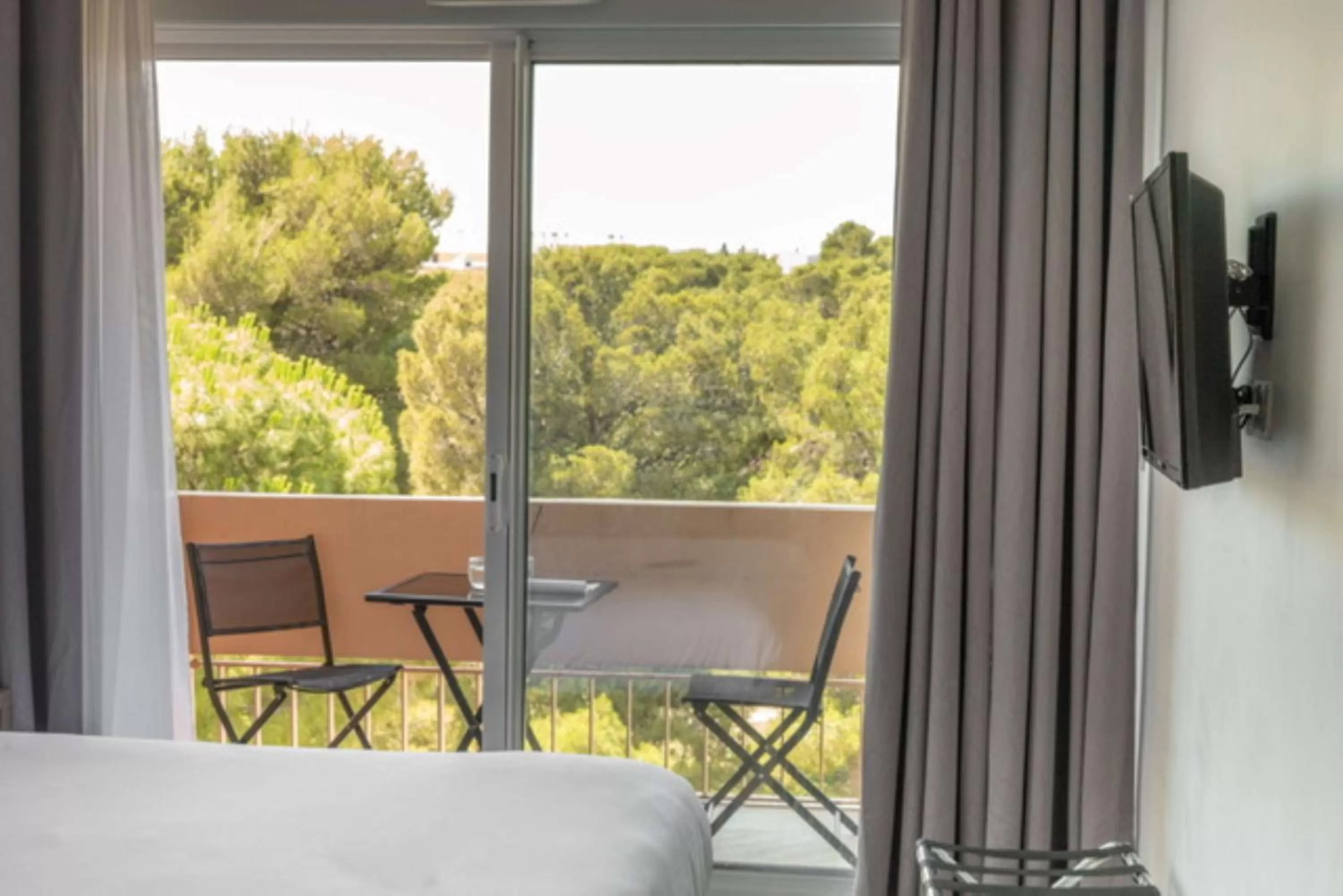 Photo of the whole room in Best Western Hôtel des Thermes - Balaruc les Bains Sète