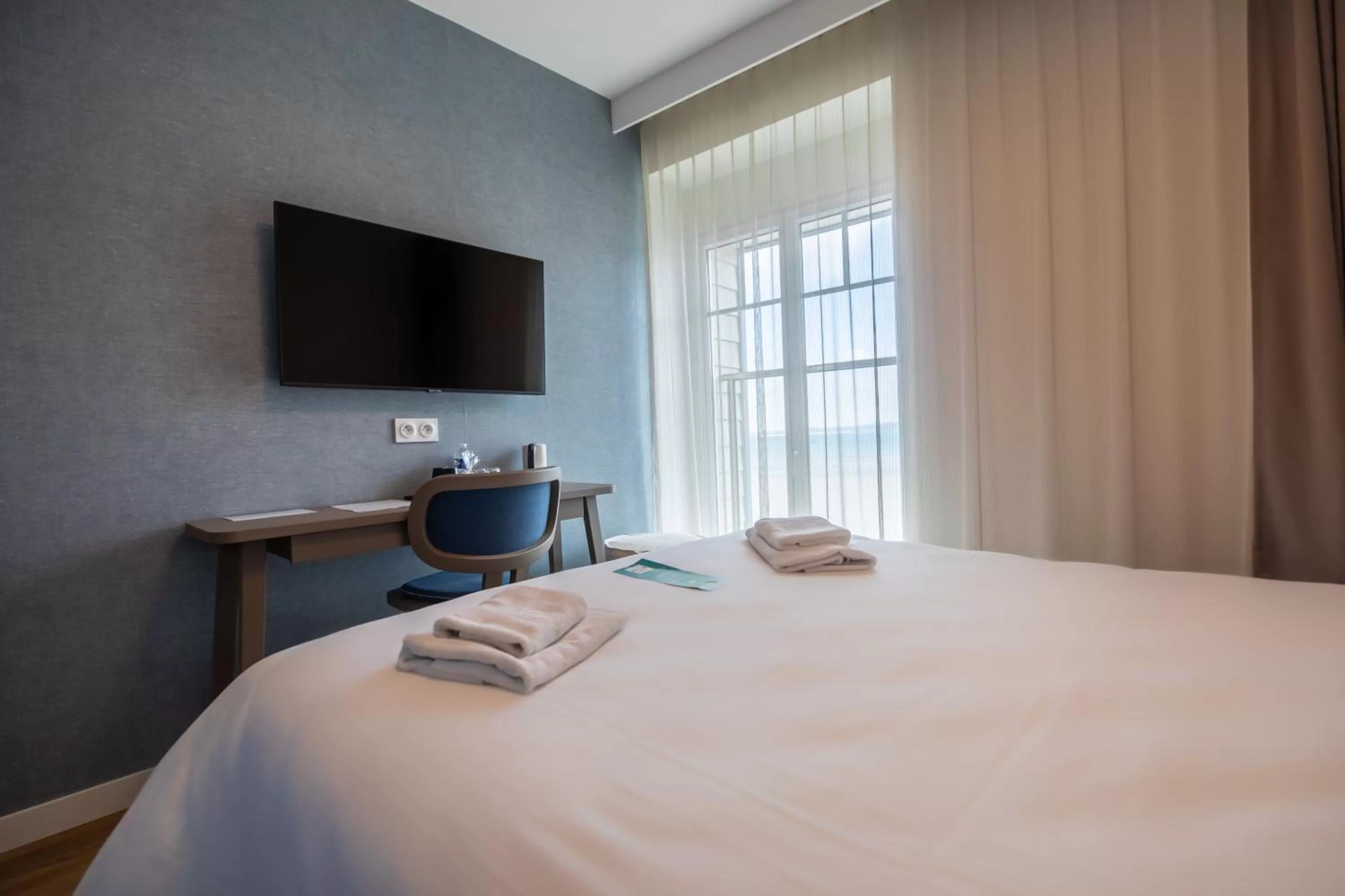 Bed in Hôtel de la Baie