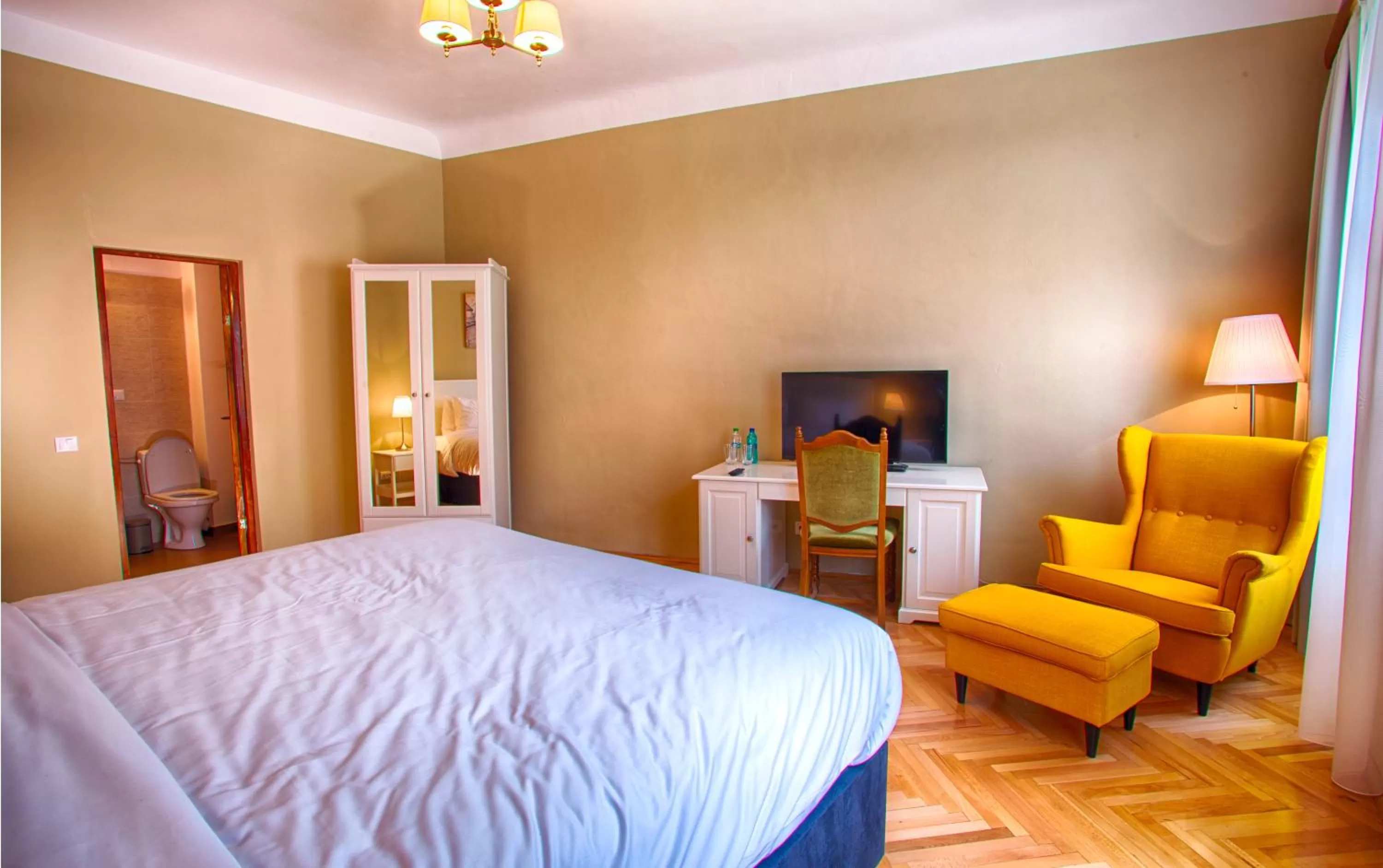 Photo of the whole room, Bed in Goldsmith