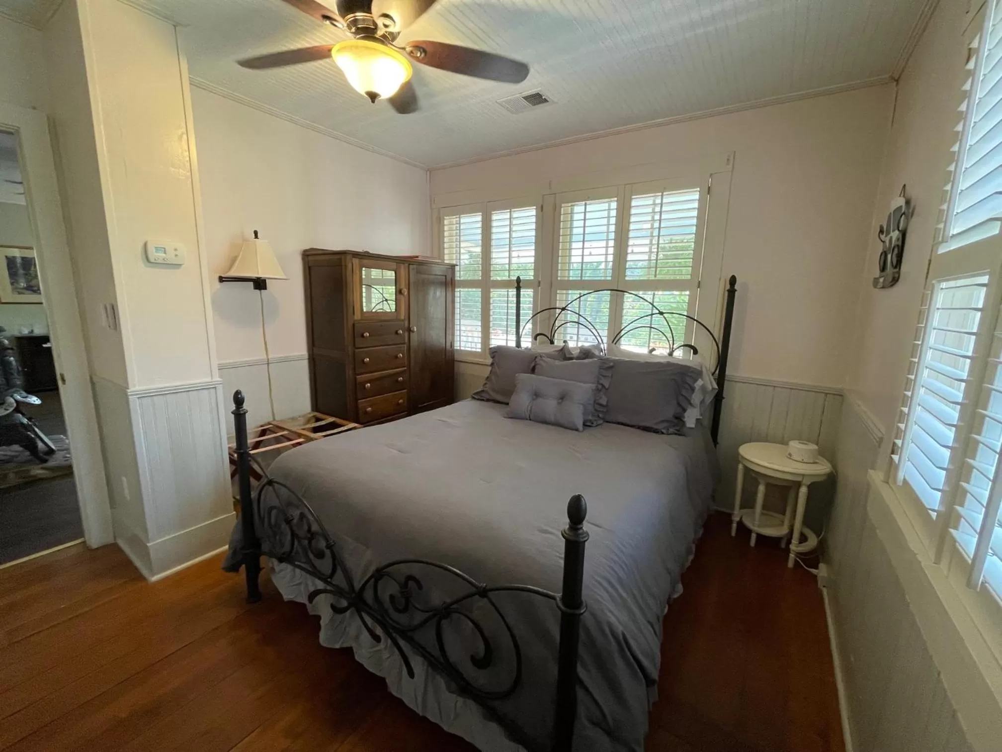 Bed in Folkestone Inn