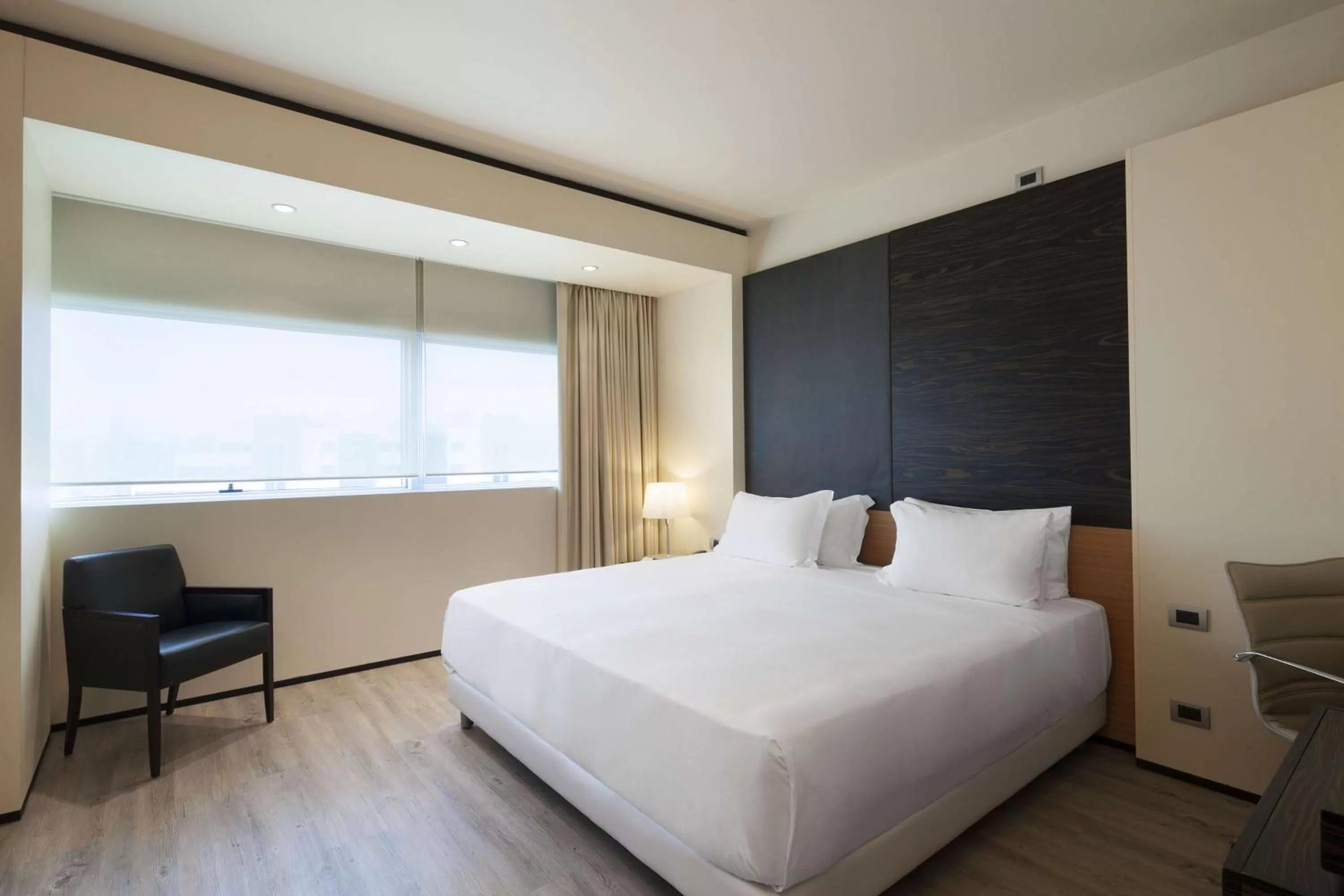 Superior Double or Twin Room with Darsena View in NH Venezia Laguna Palace