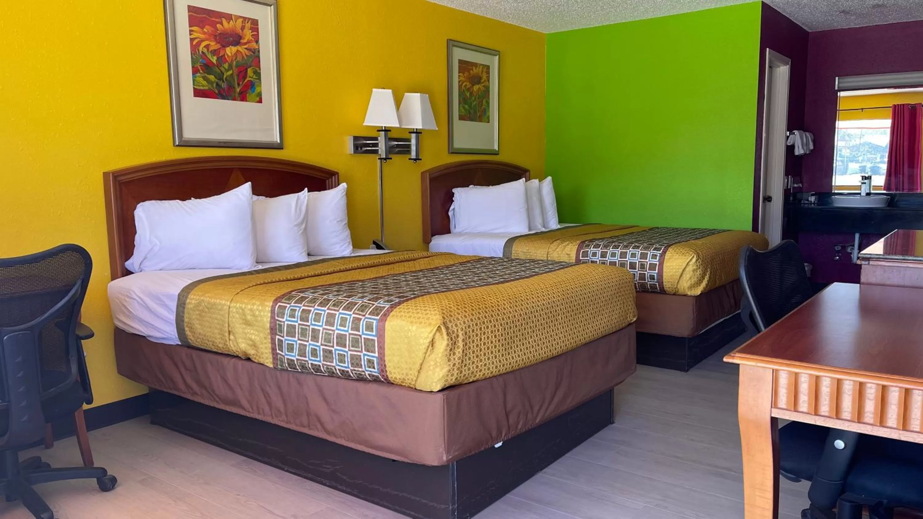 Photo of the whole room, Bed in Morning Star Inn