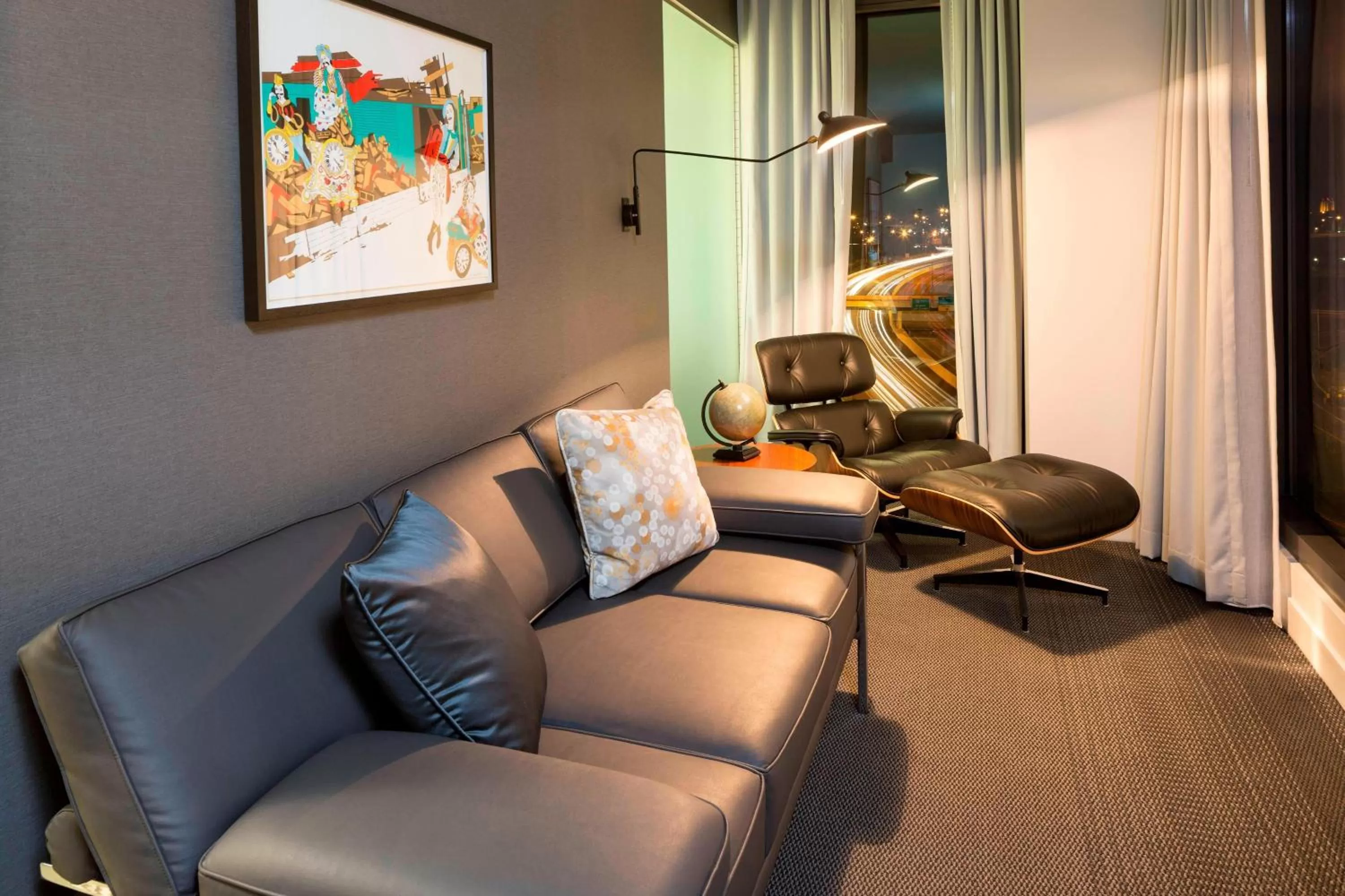 Photo of the whole room in Le Meridien Columbus, The Joseph