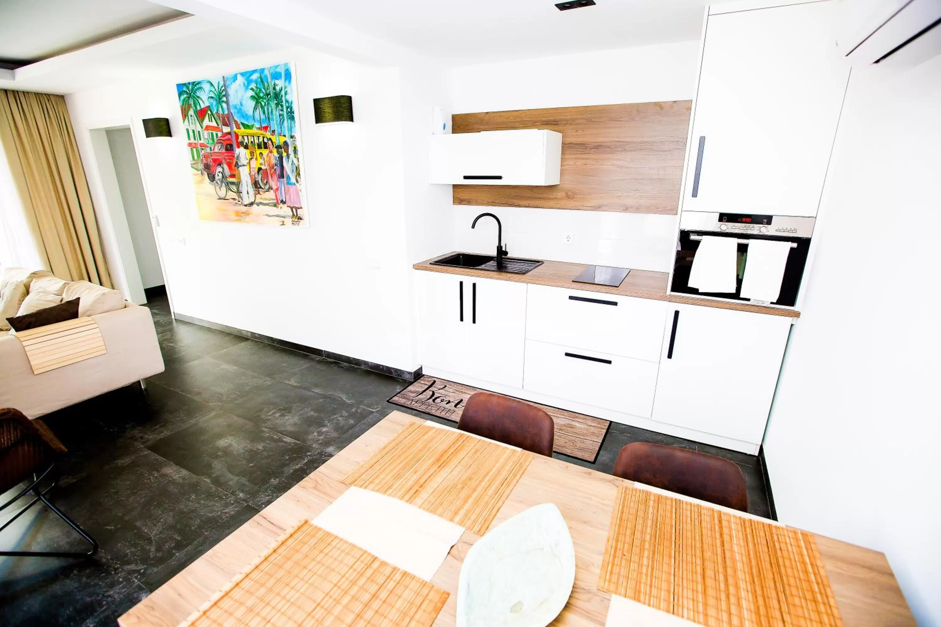 Bronbella Villa Residence