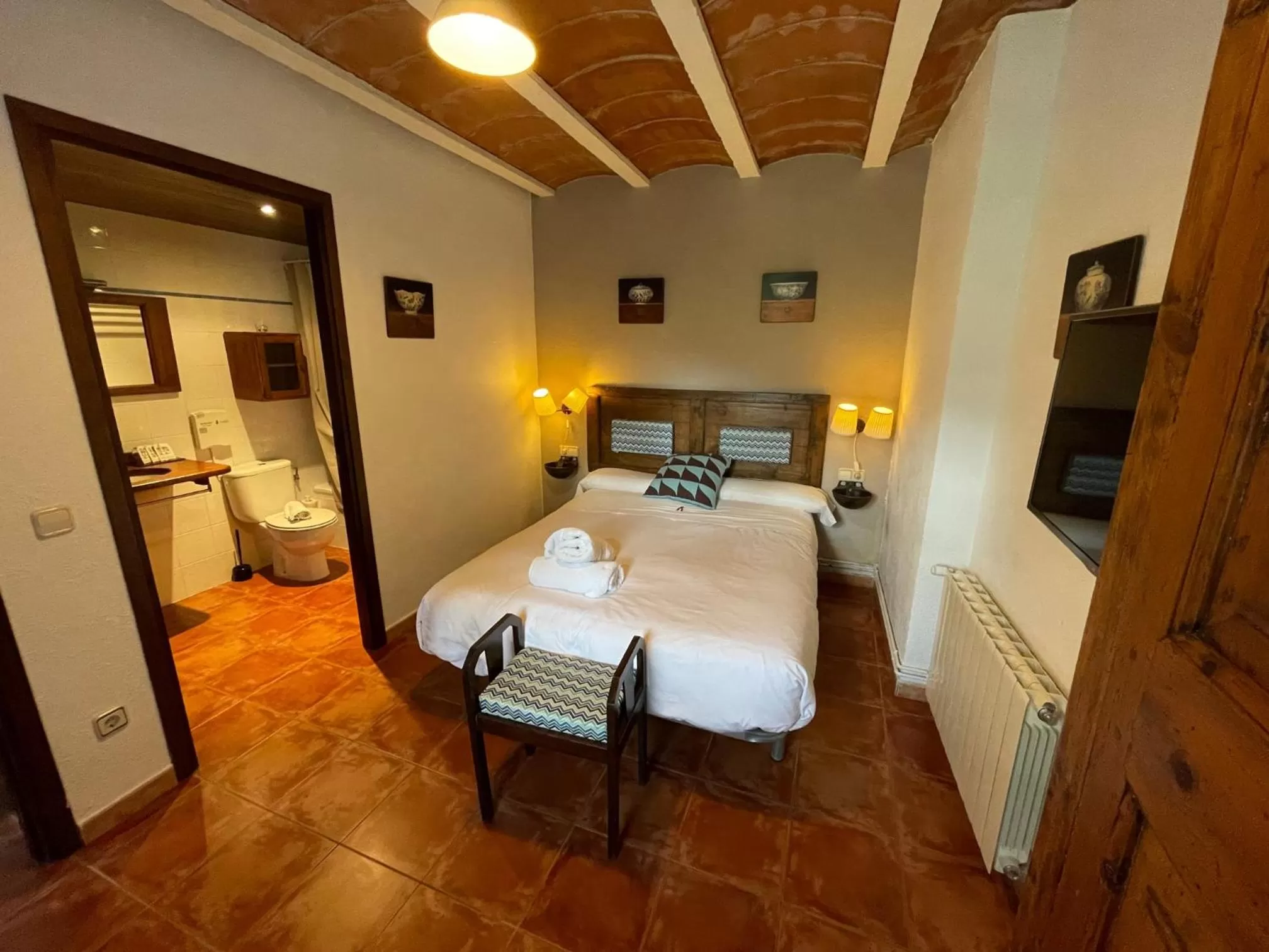 Photo of the whole room in Hotel Cruells