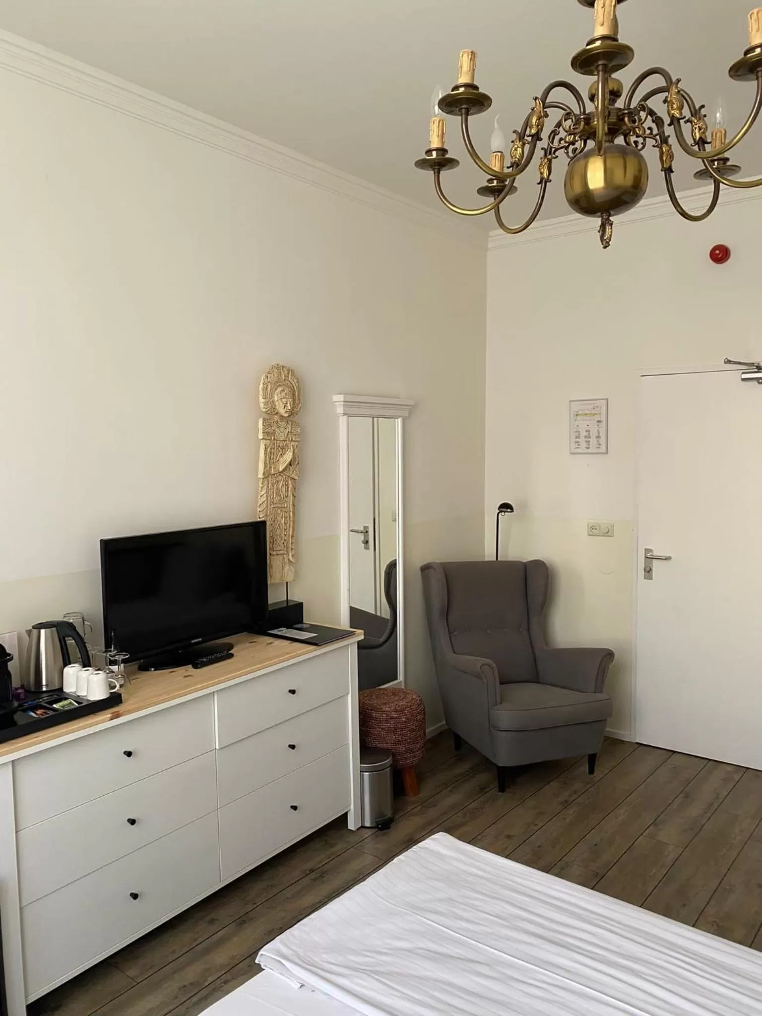 TV/Entertainment Center in Hotel Buren