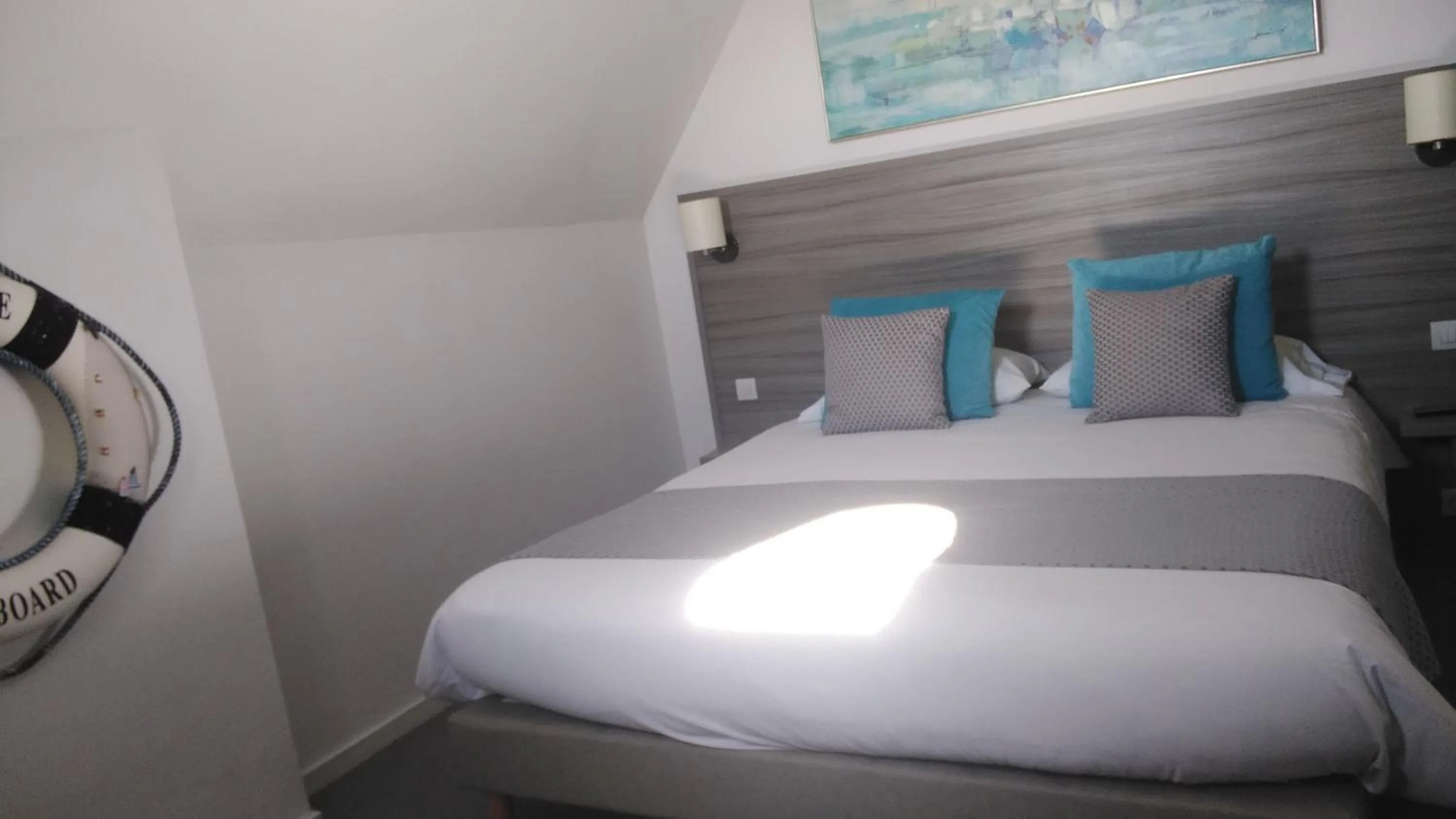 Bedroom, Bed in Hotel Henri IV