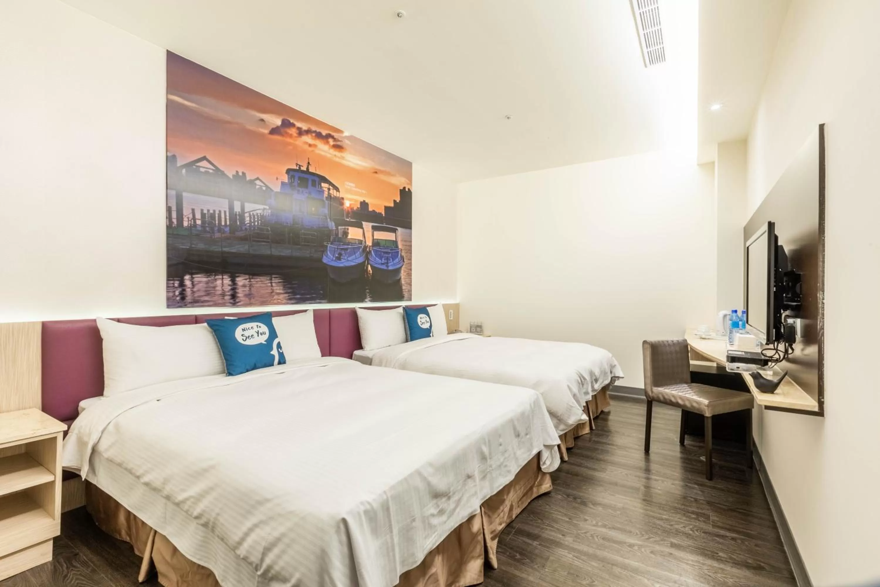 Photo of the whole room, Bed in CU Hotel Taipei