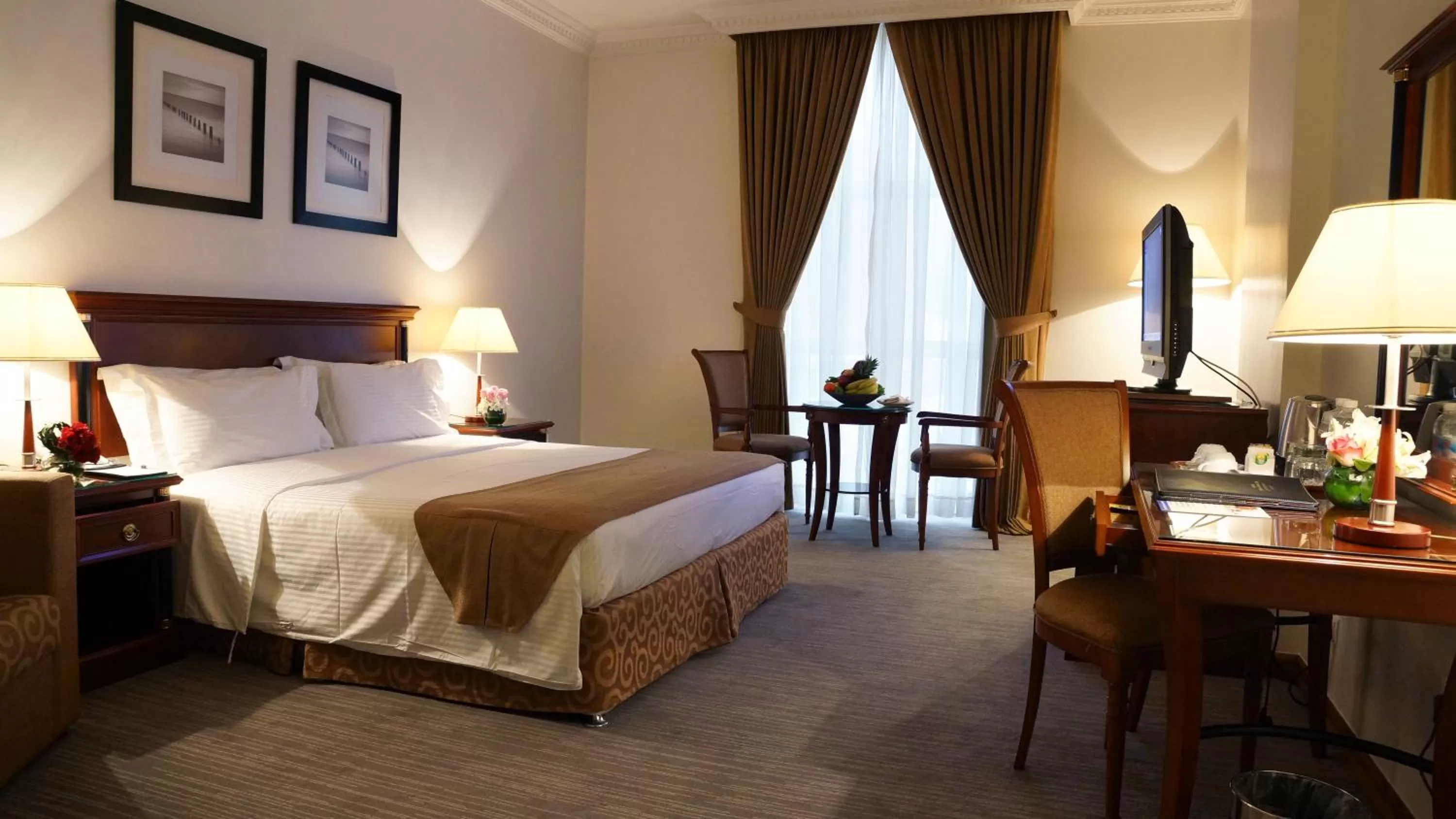 Bed in Executives Hotel - Olaya