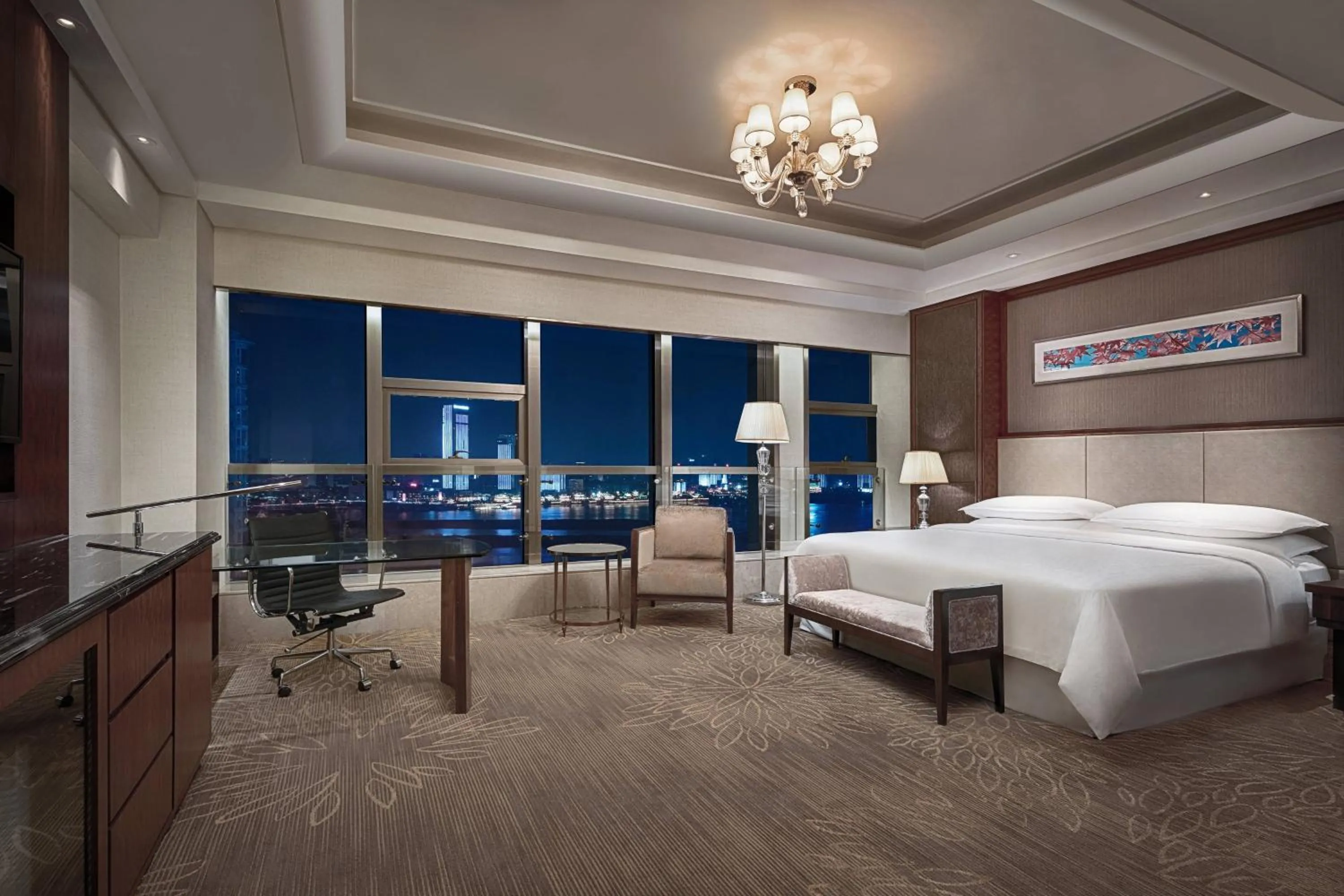 Photo of the whole room, Bed in Sheraton Nanchang Hotel