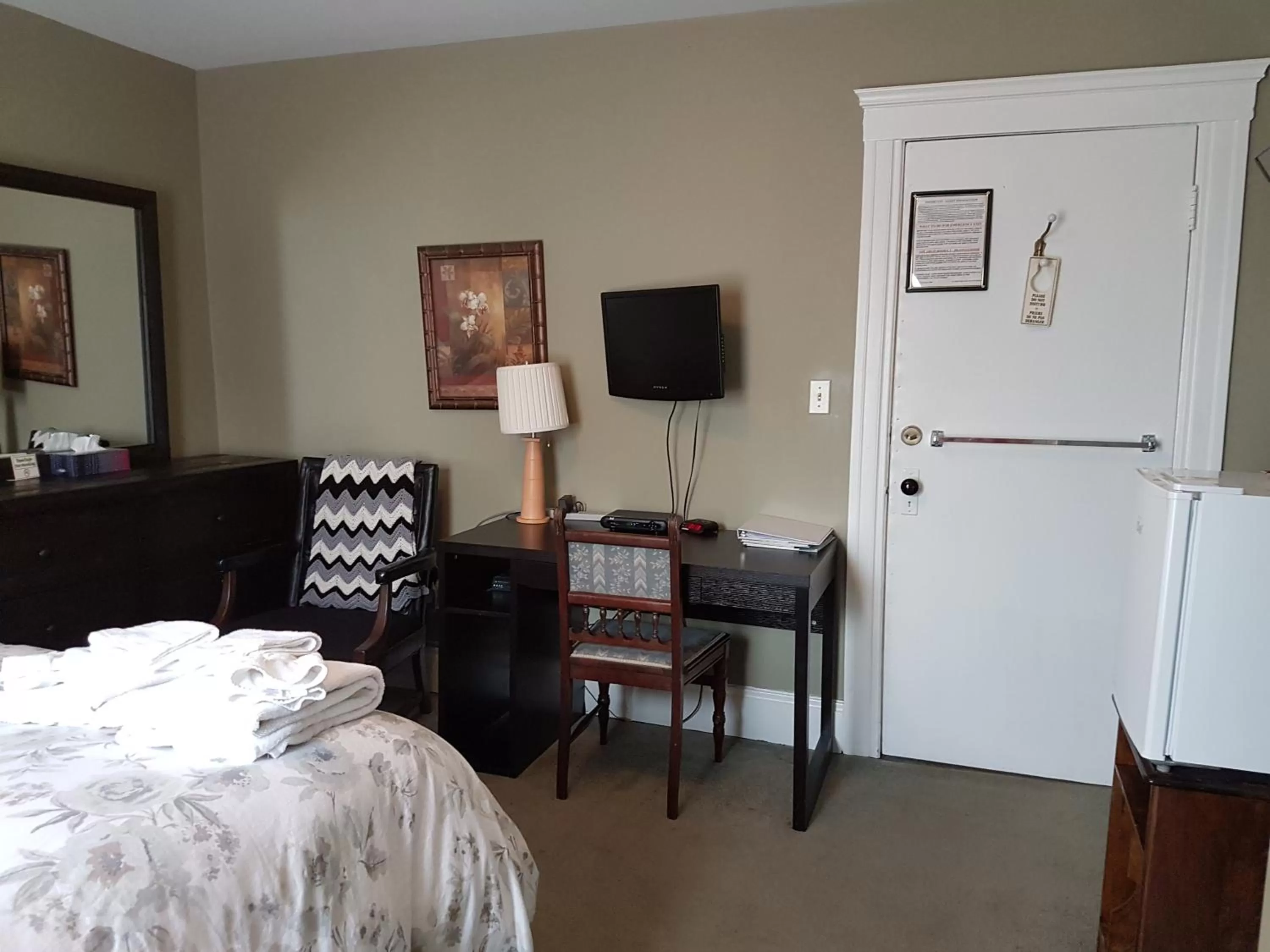 Bed in Ye Olde Walkerville Bed & Breakfast