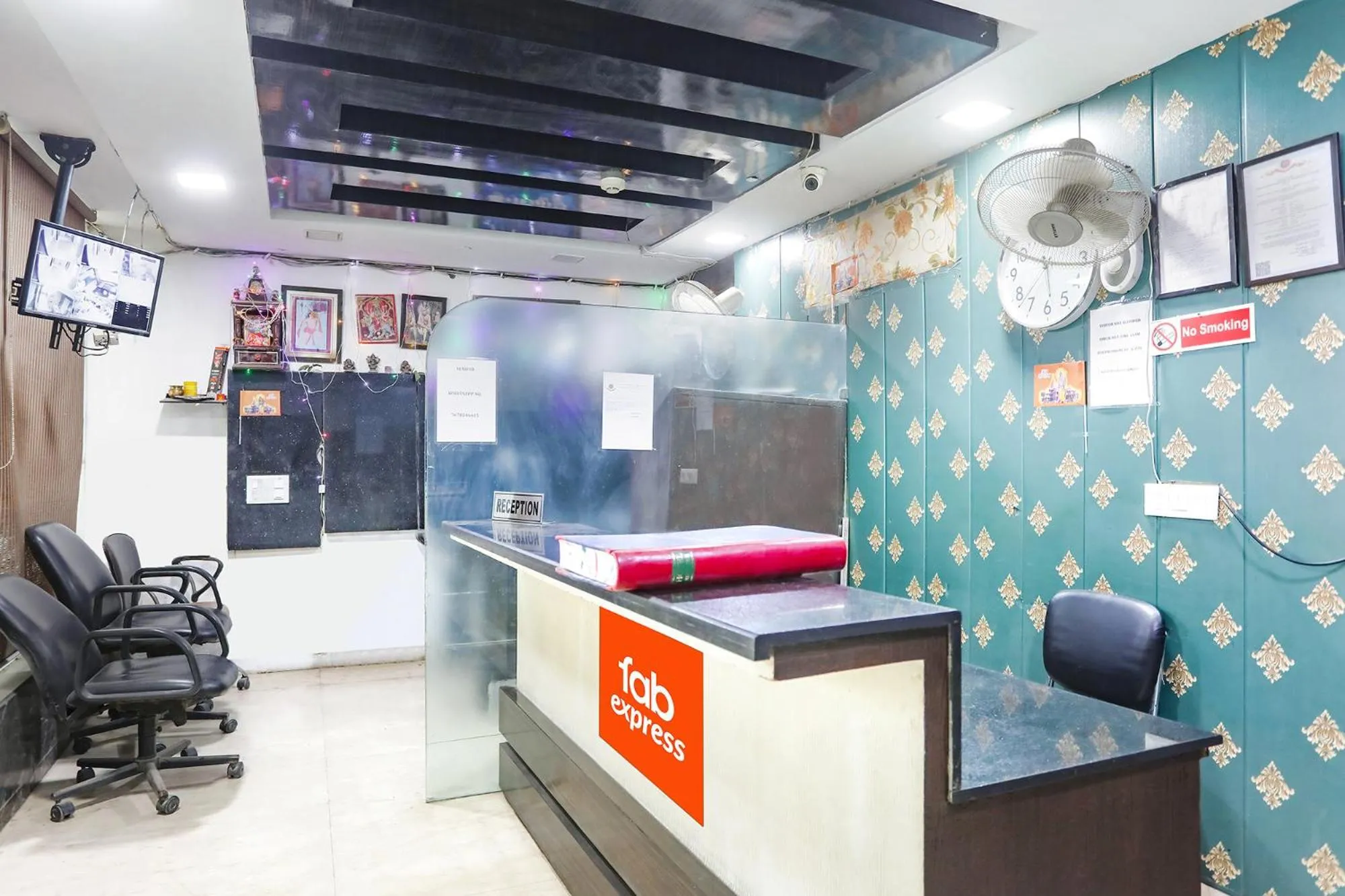 Lobby or reception in FabExpress Lotus Palace