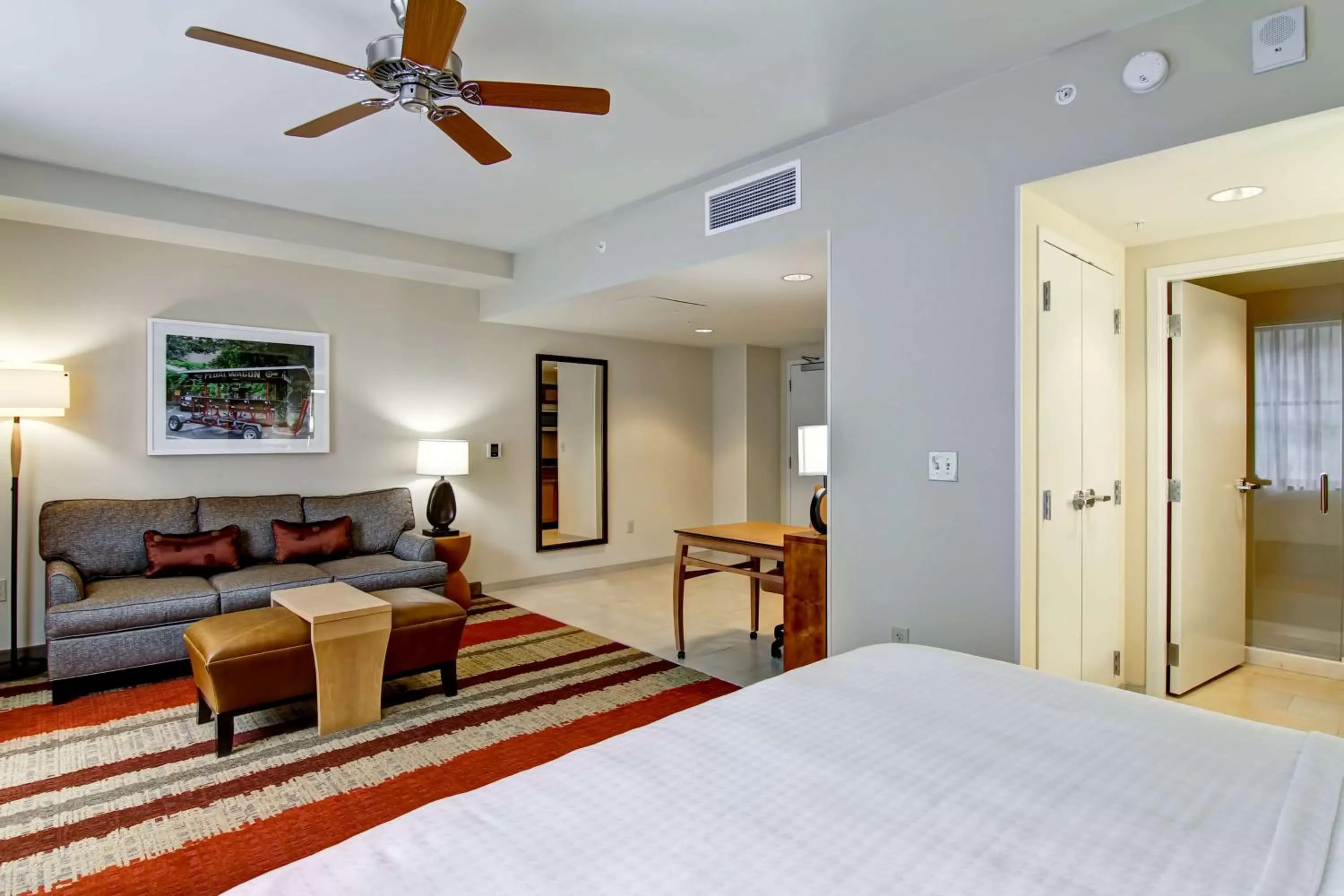 Living room, Bed in Homewood Suites by Hilton Cincinnati-Downtown