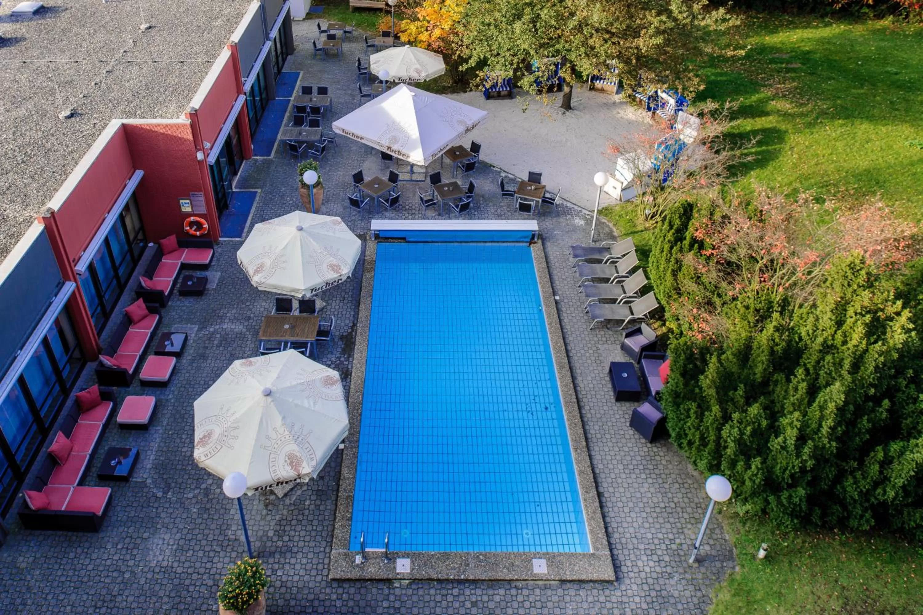 Swimming pool in Fürther Hotel Mercure Nürnberg West