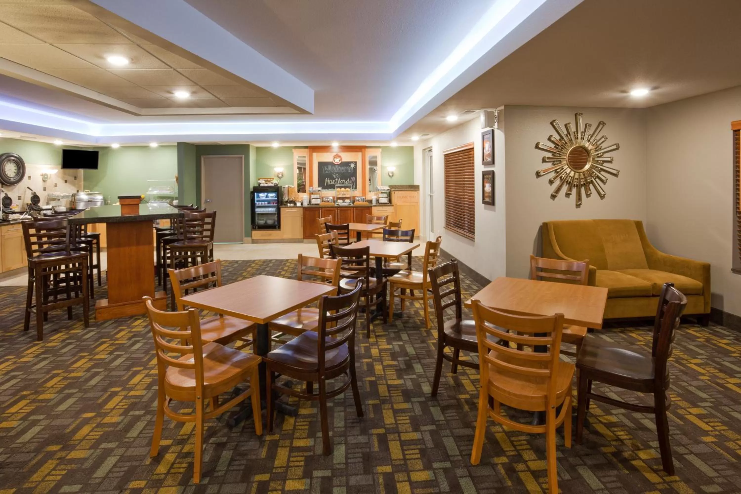 Lobby or reception in AmericInn by Wyndham Hartford SD