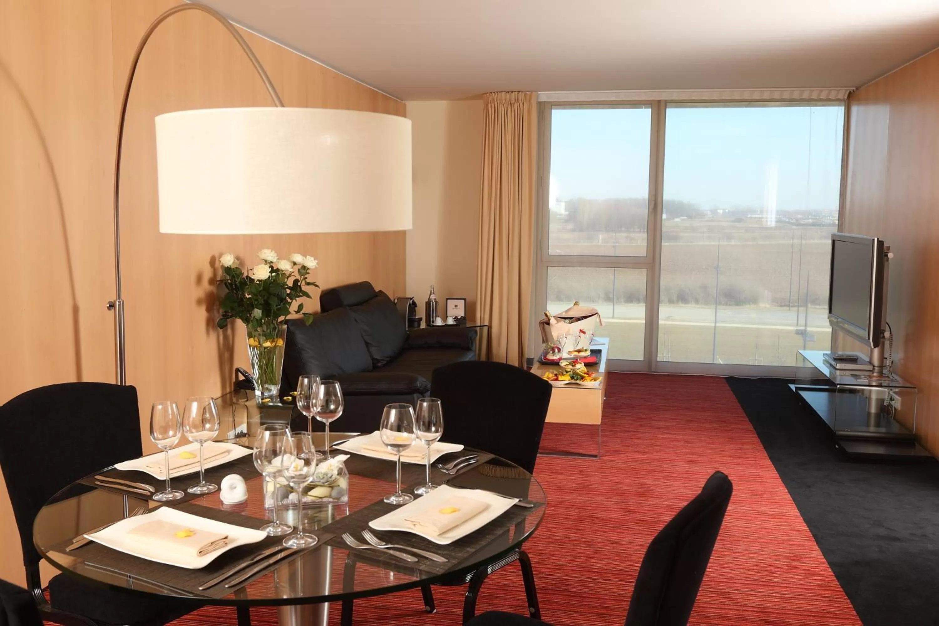 Family Two-Bedroom Suite in Residhome Suites Paris Sénart