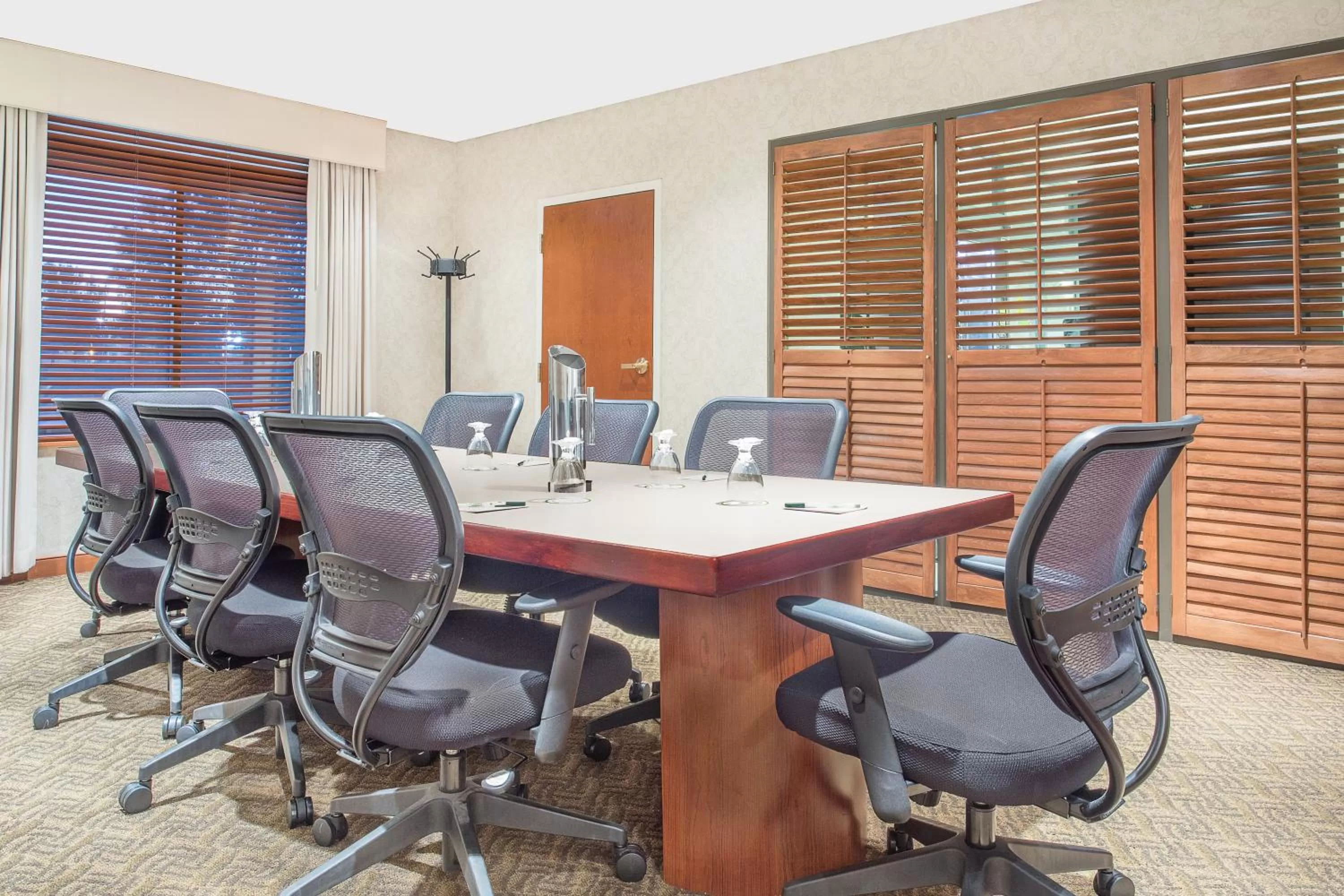 One Bedroom Superior King Suite - Non-Smoking in Wingate by Wyndham Green Bay