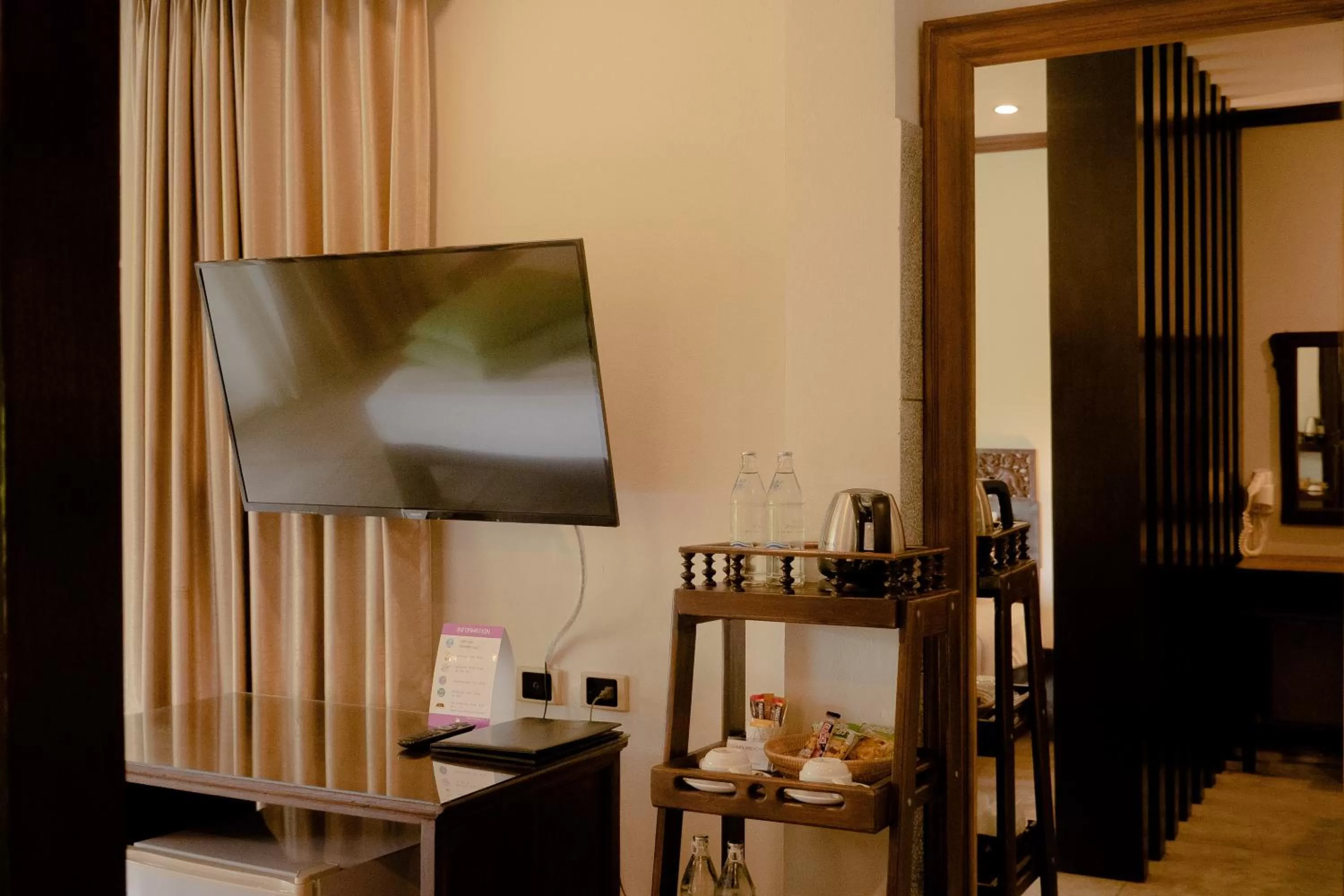 TV and multimedia in Royal River Kwai Resort and Spa