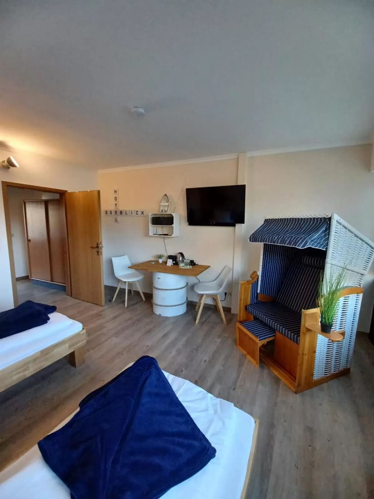 TV and multimedia, Bed in Hotel Seeblick am Sankelmarker See - Natur und Erholung