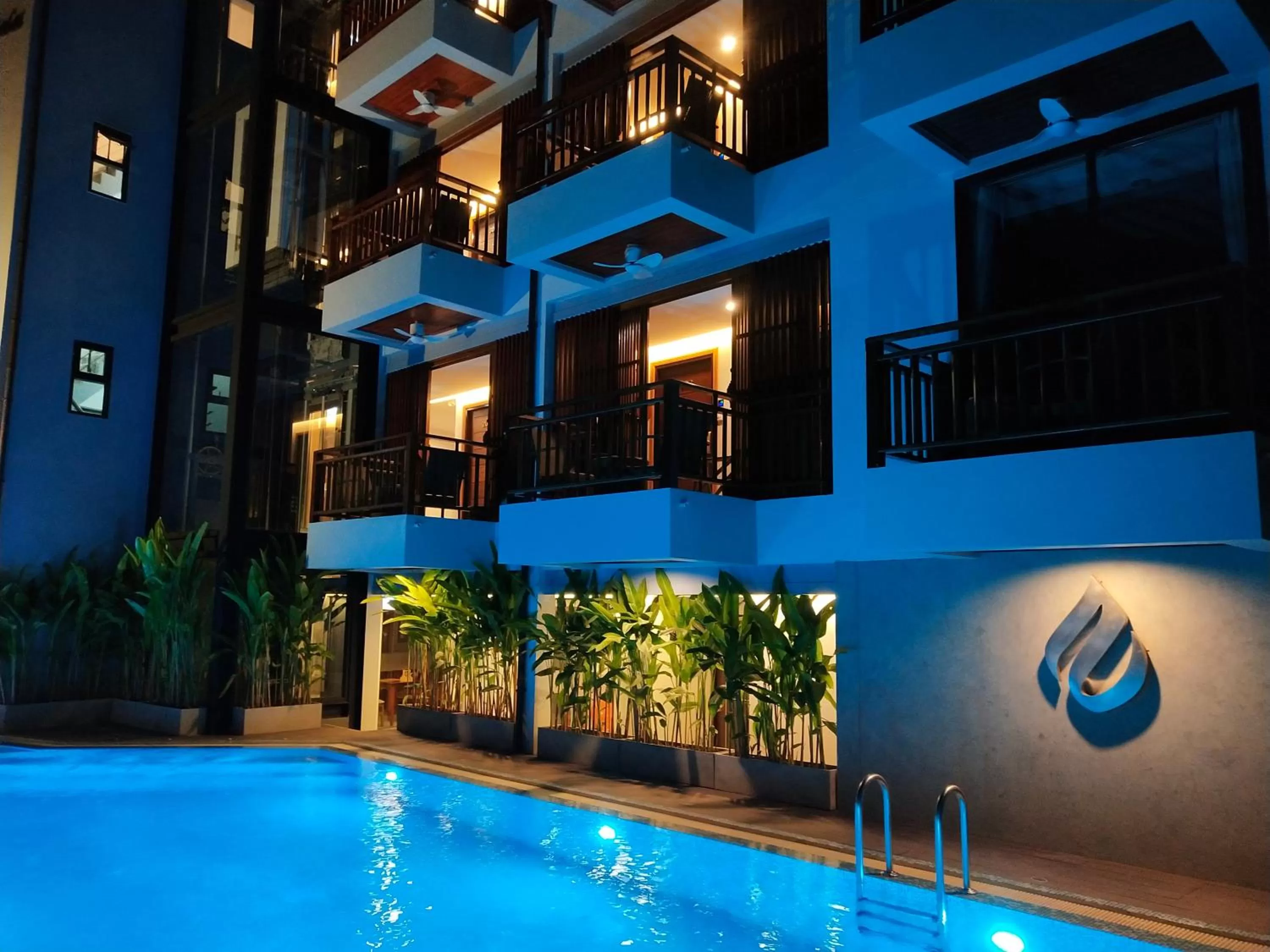 Swimming pool in Hotel De Wualai