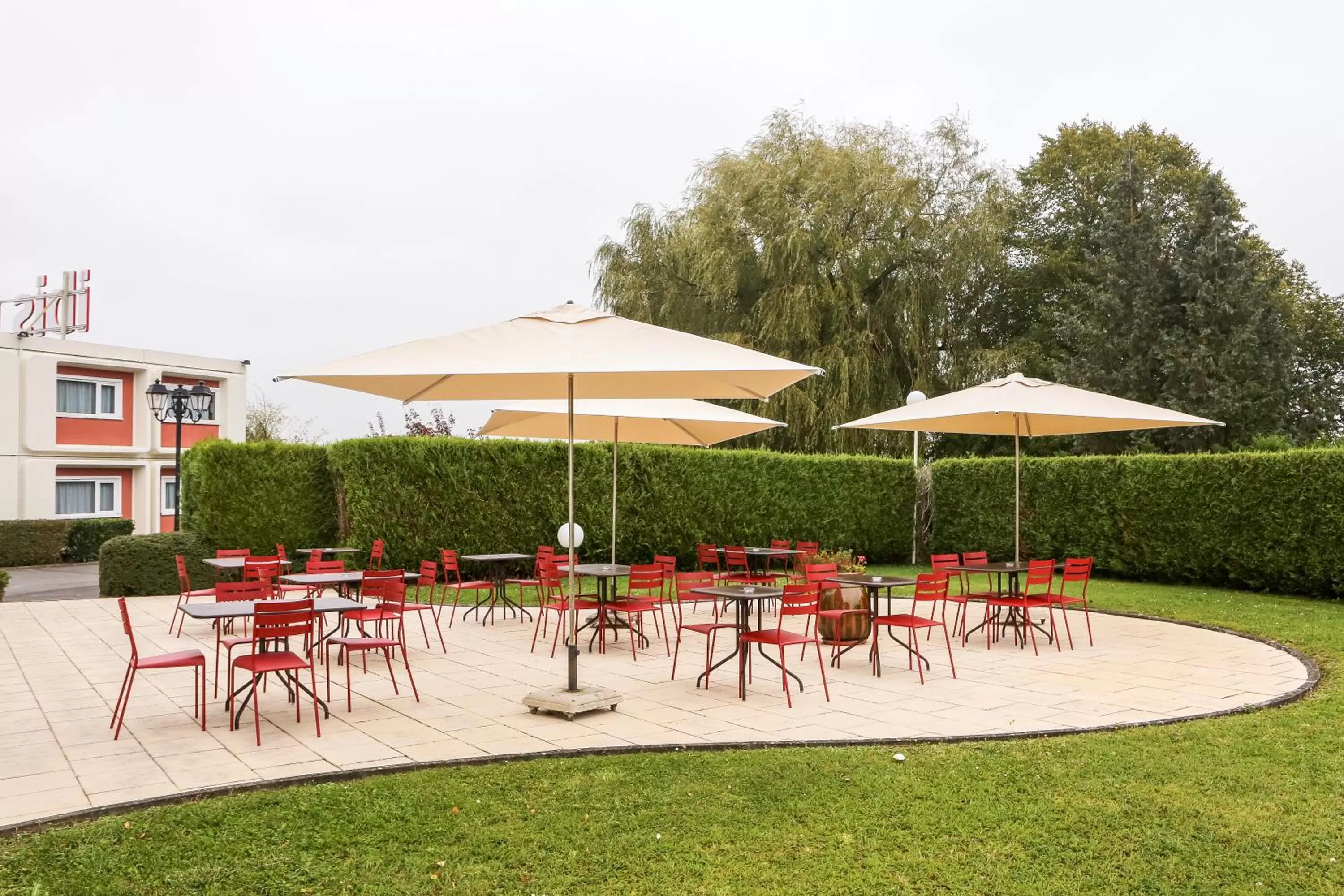 Property building in ibis Charleville Mézières