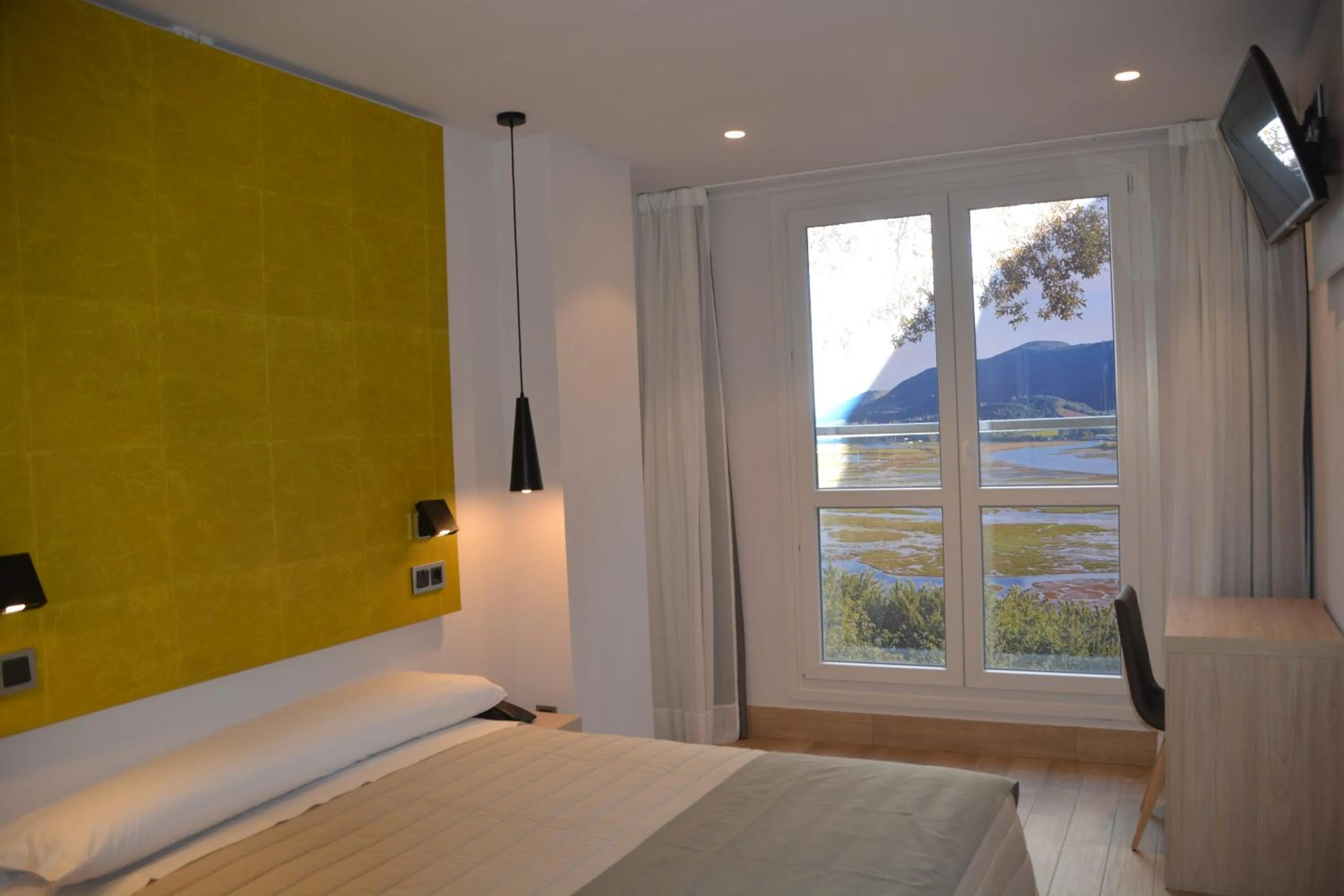 Day, Bed in Hotel Bilbao Plaza