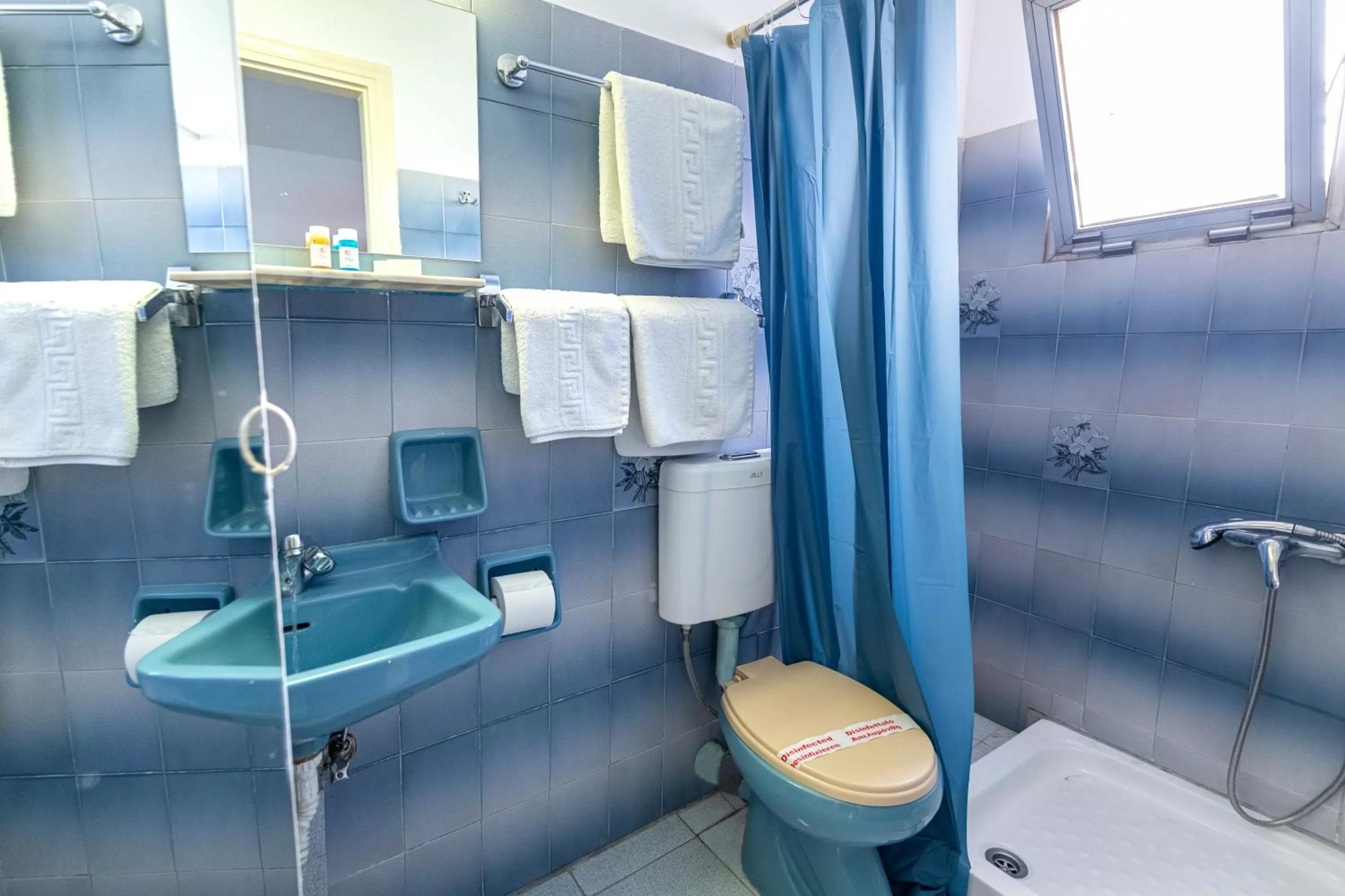 Bathroom in ROY Hotel