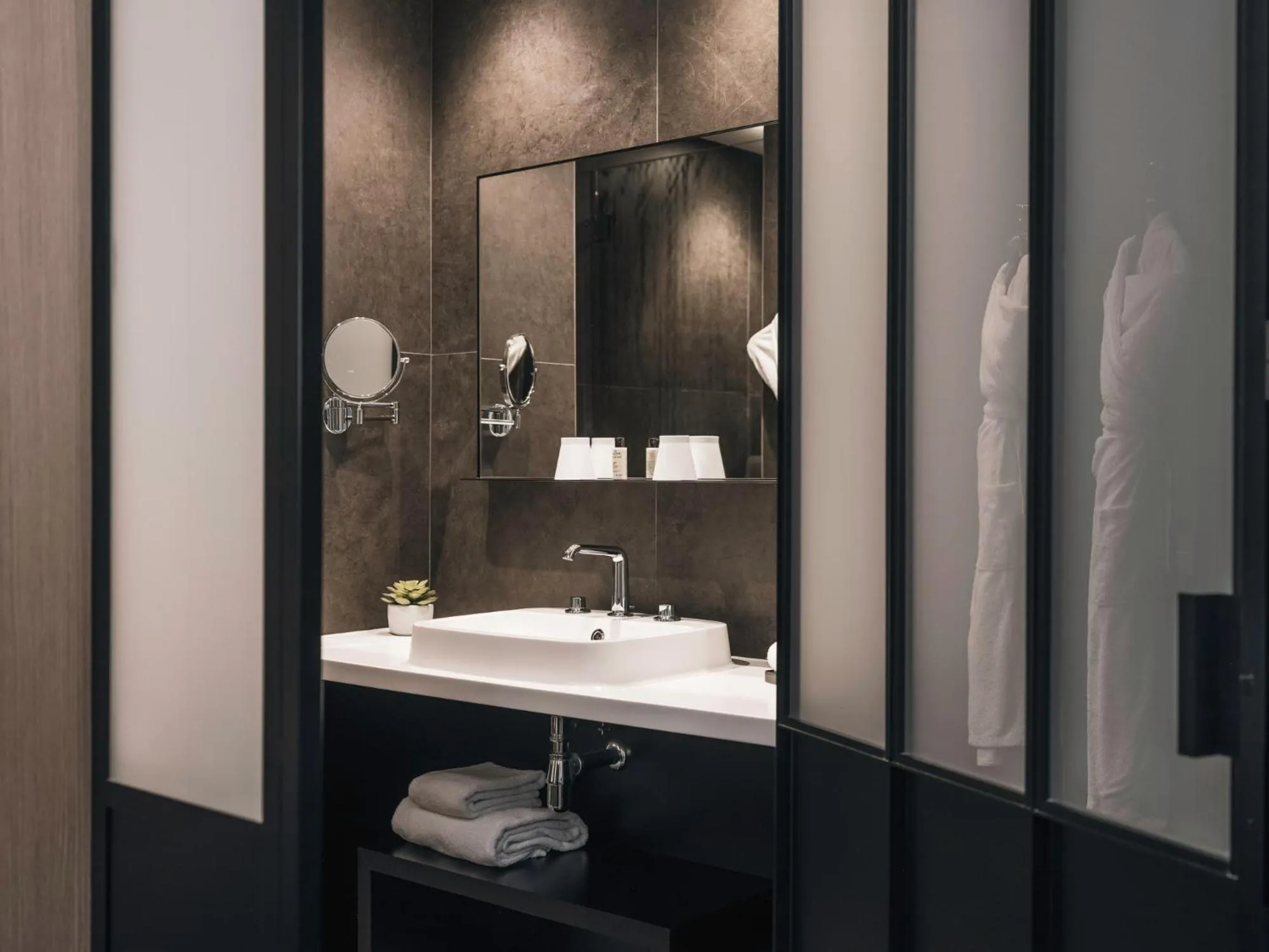Bathroom in Balthazar Hotel & Spa Rennes - MGallery Collection