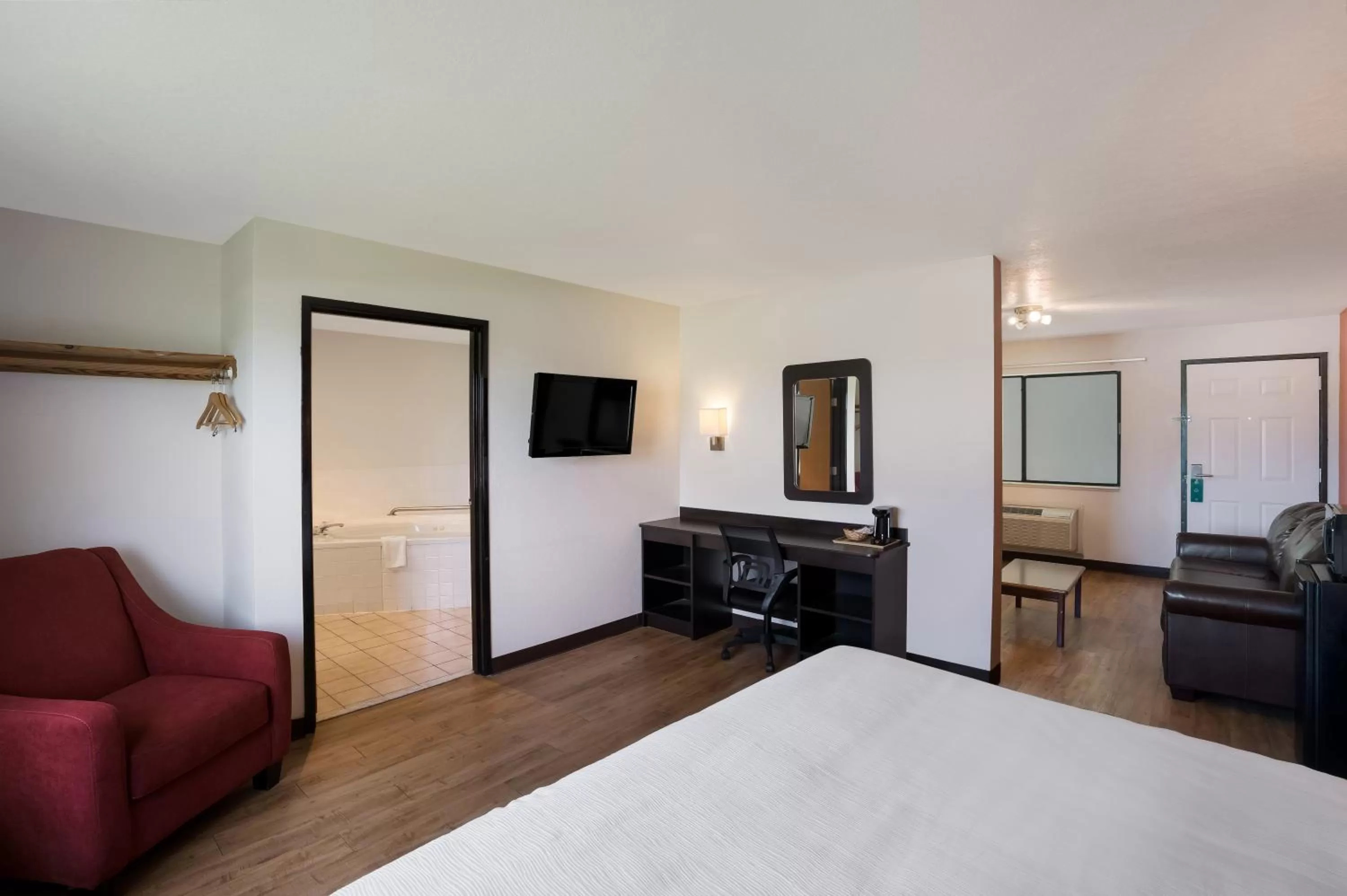 Bed in Quality Inn & Suites Junction