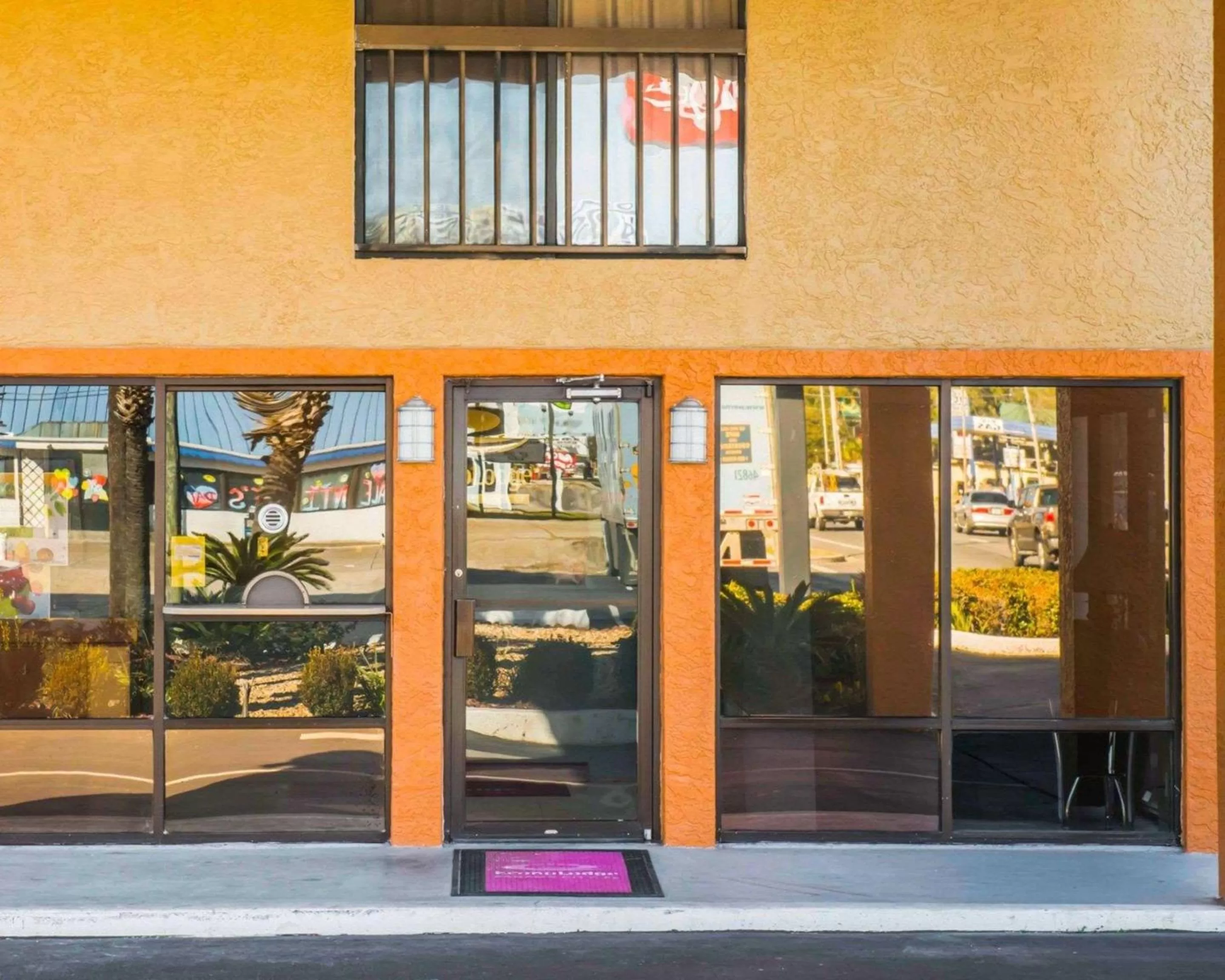 Property building in Econo Lodge Panama City St Andrews