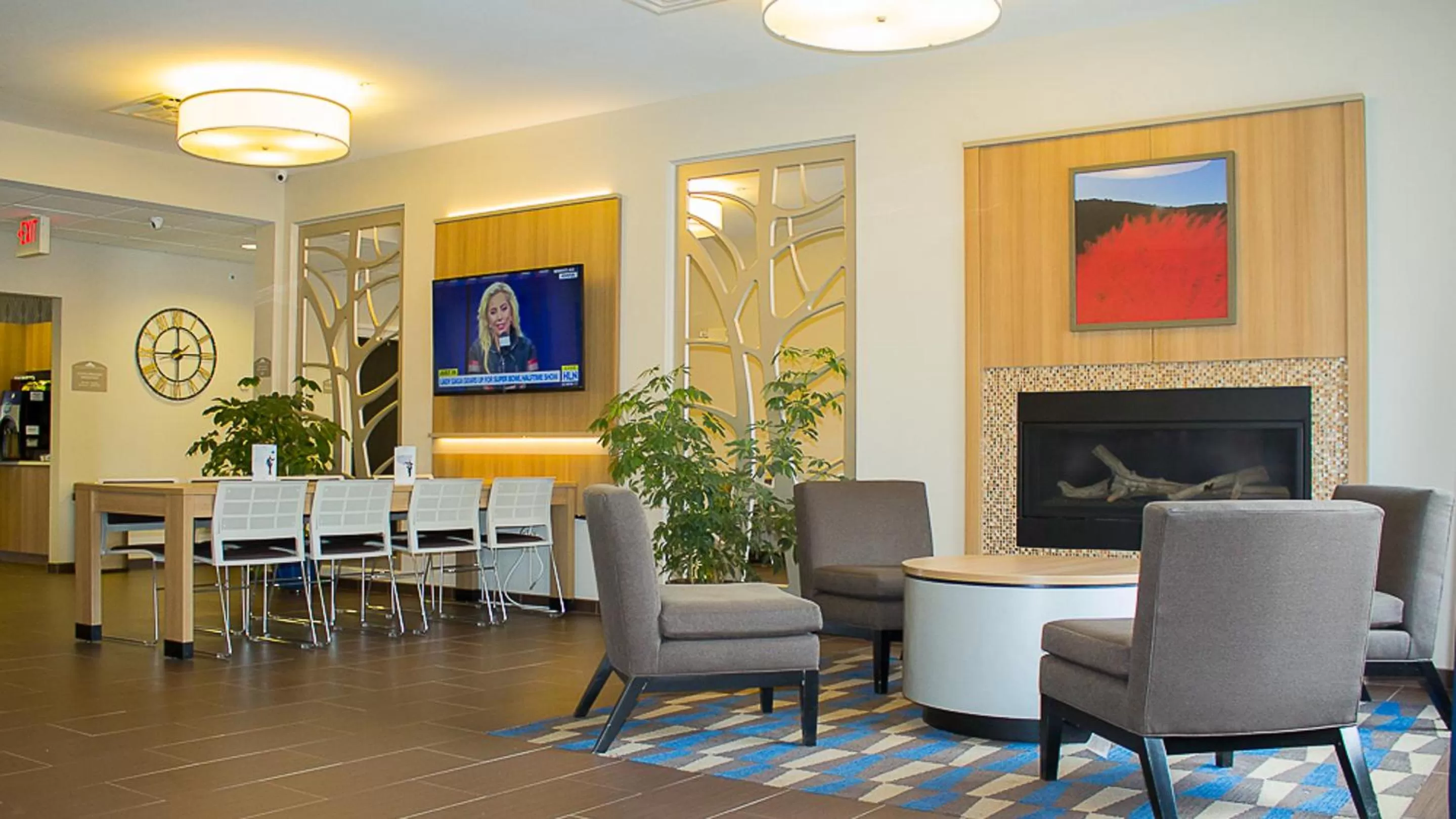 Communal lounge/ TV room in Microtel Inn & Suites by Wyndham - Penn Yan