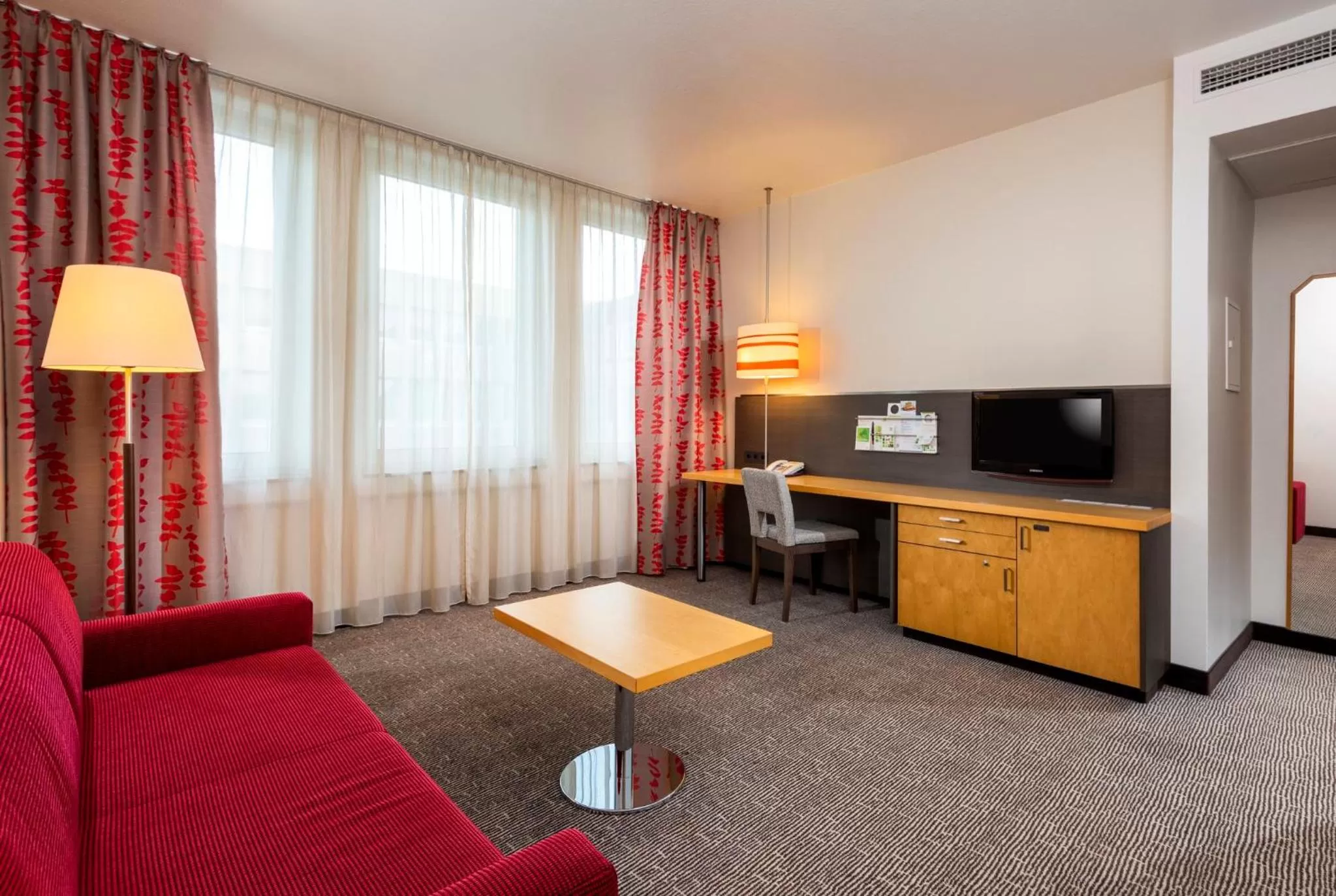 Photo of the whole room in Holiday Inn Frankfurt Airport - Neu-Isenburg by IHG
