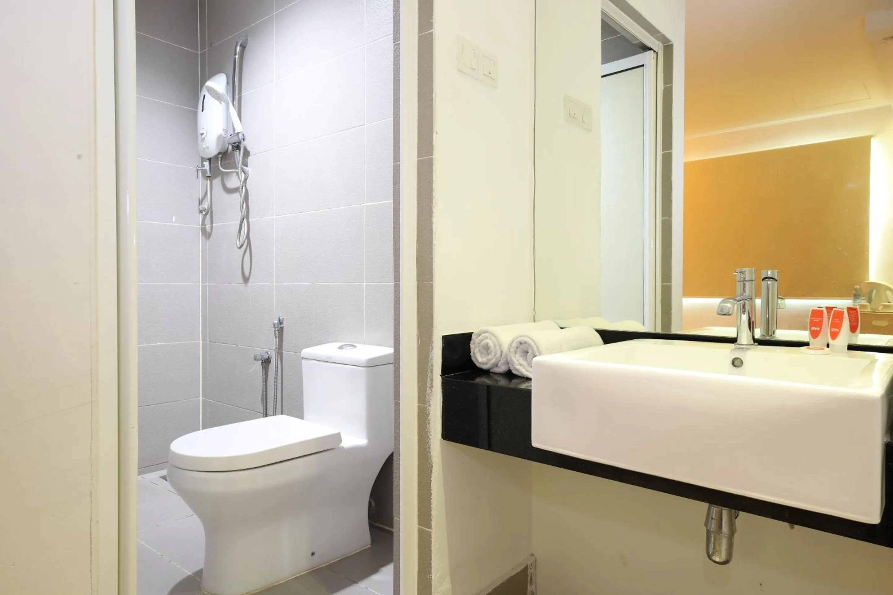 Toilet in V Garden Hotel