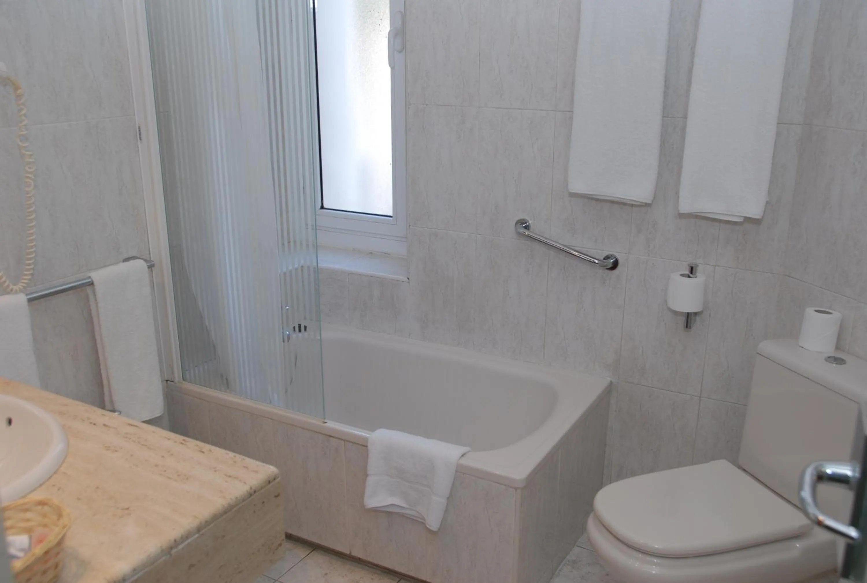 Bathroom in Hotel El Castell