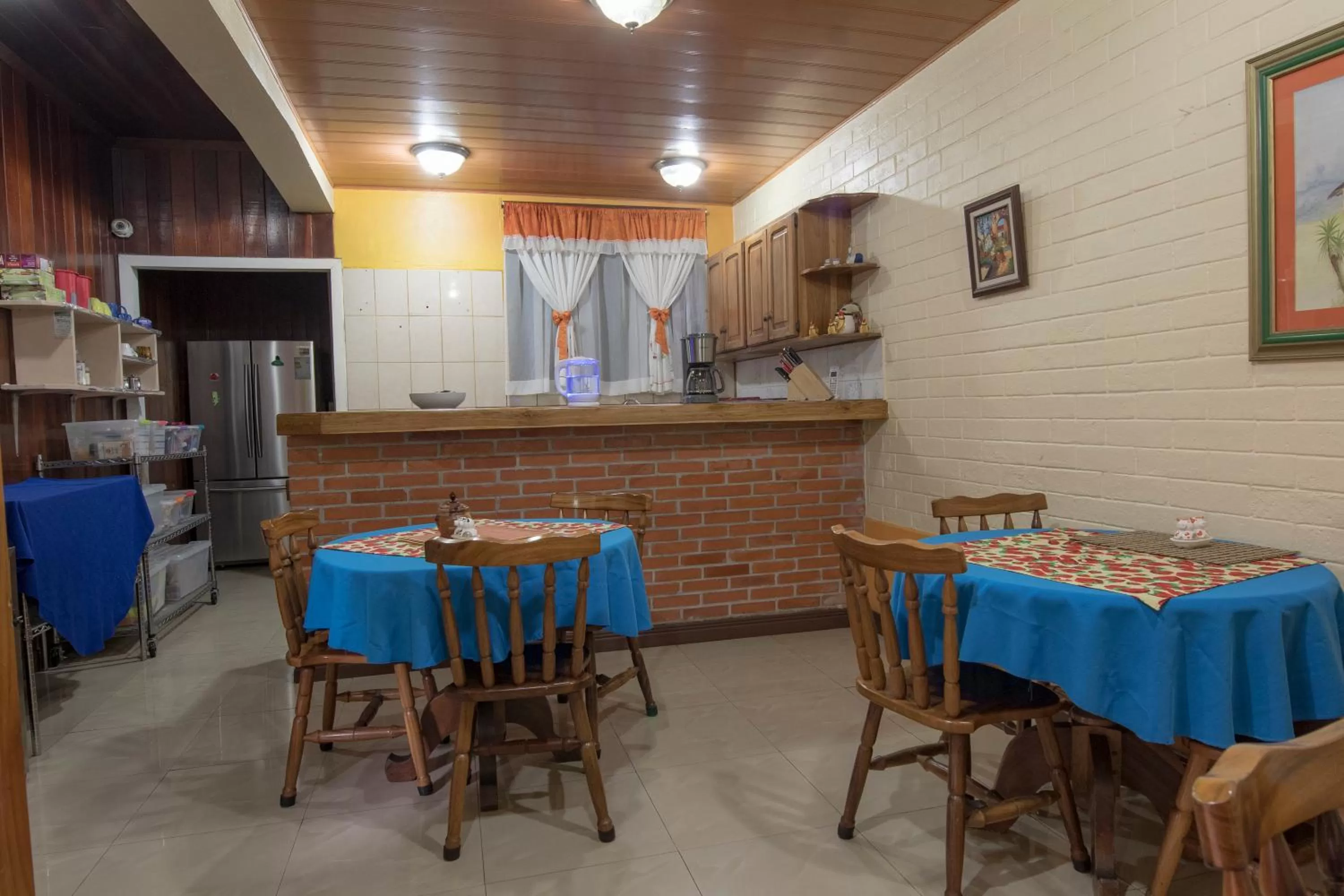 Restaurant/places to eat in Casa Hotel Sura