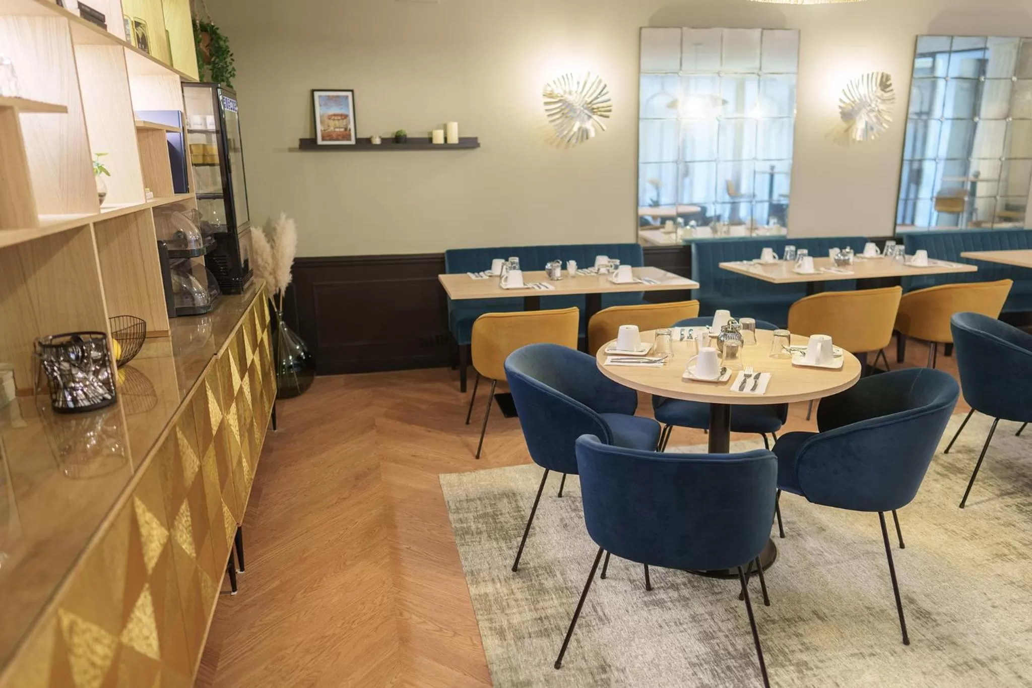 Dining area in Best Western Plus Le Picardy