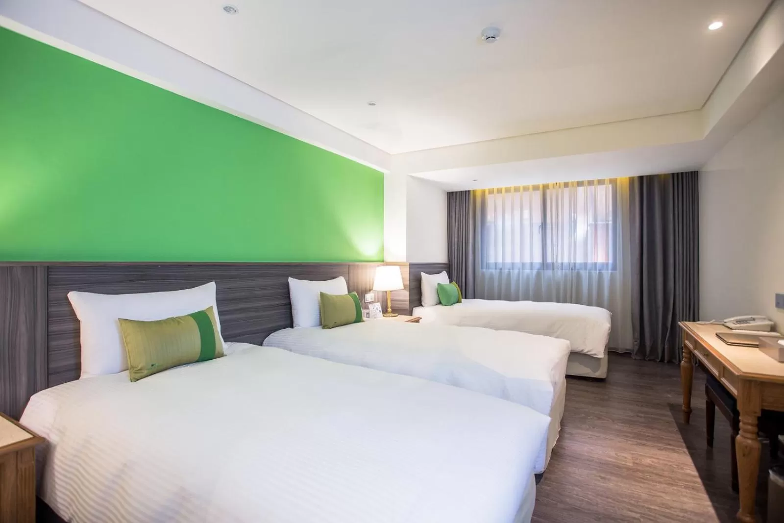 Photo of the whole room, Bed in Green World Triple Beds