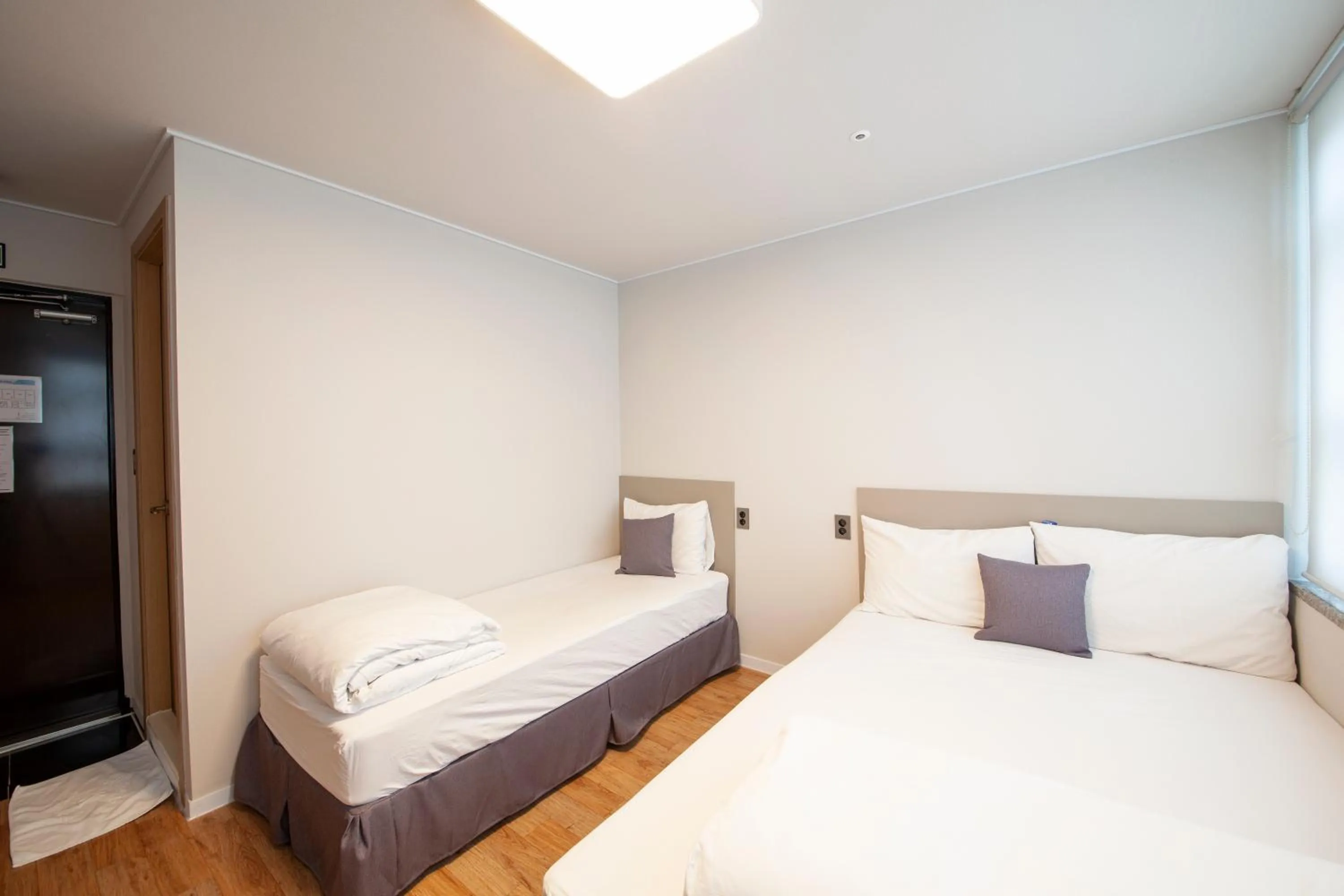 Photo of the whole room, Bed in K-Grand Hostel Dongdaemun