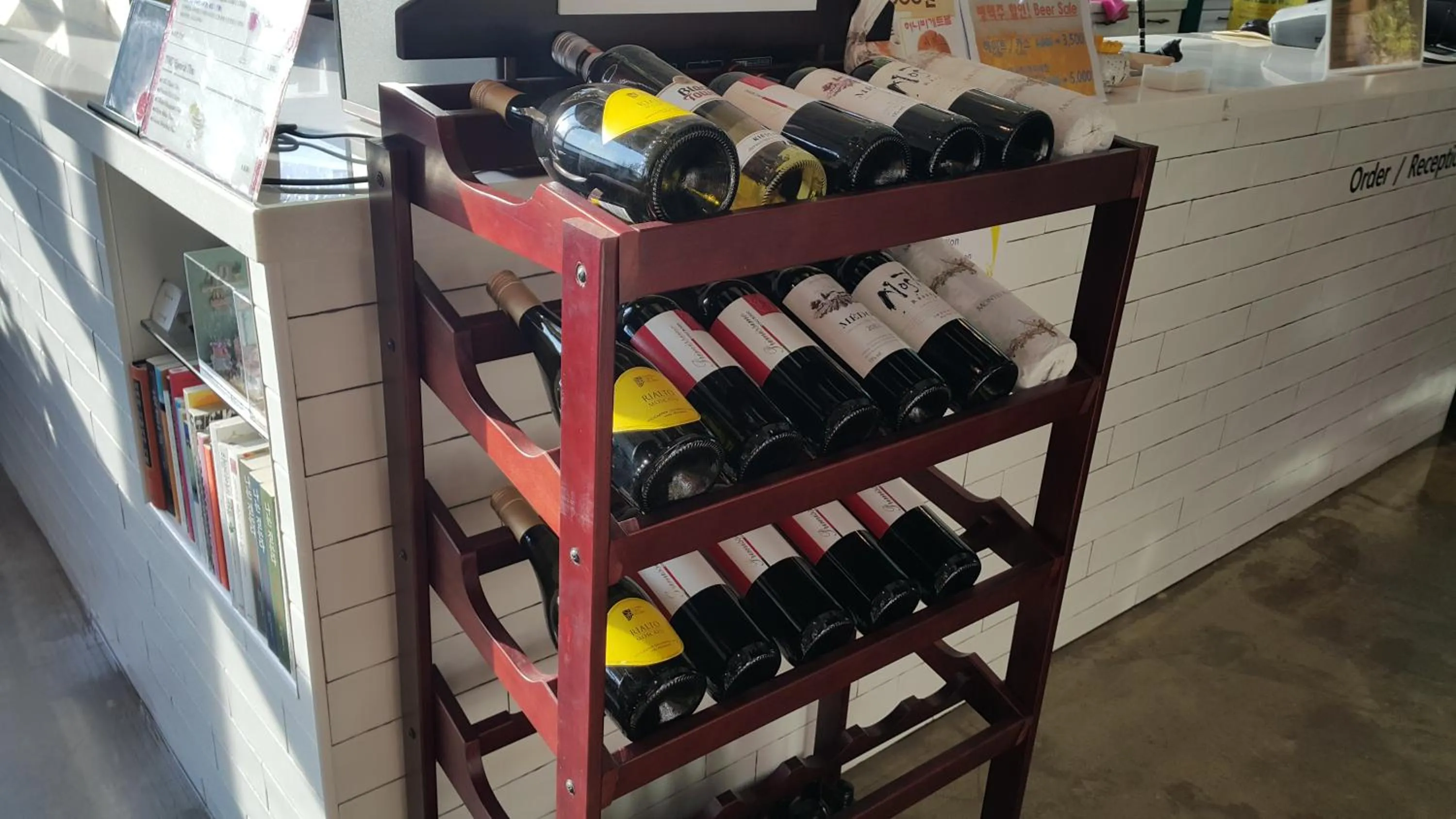 Property building in Andong Poong-gyung HOSTEL n LIBRARY