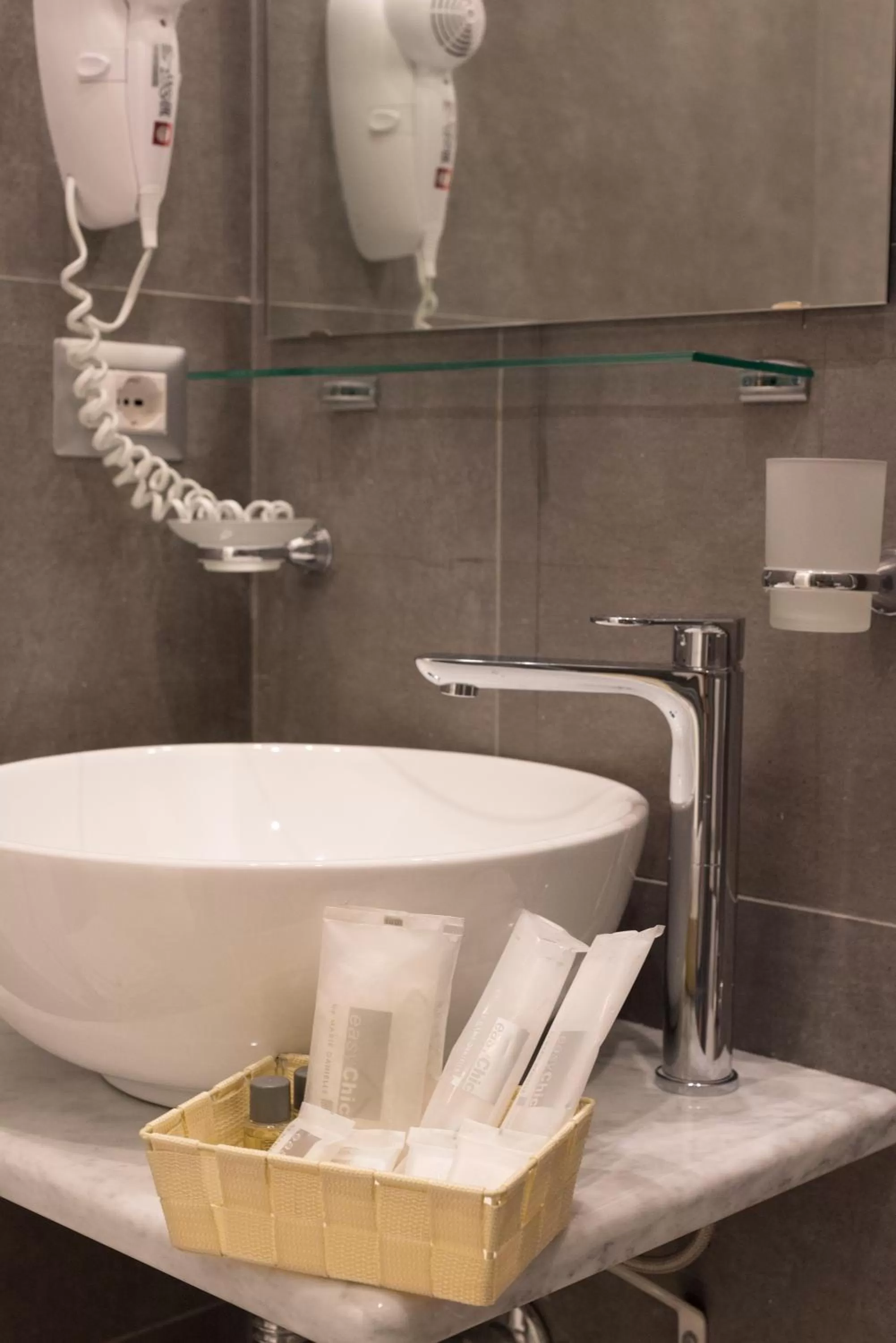 Bathroom in Toledo in