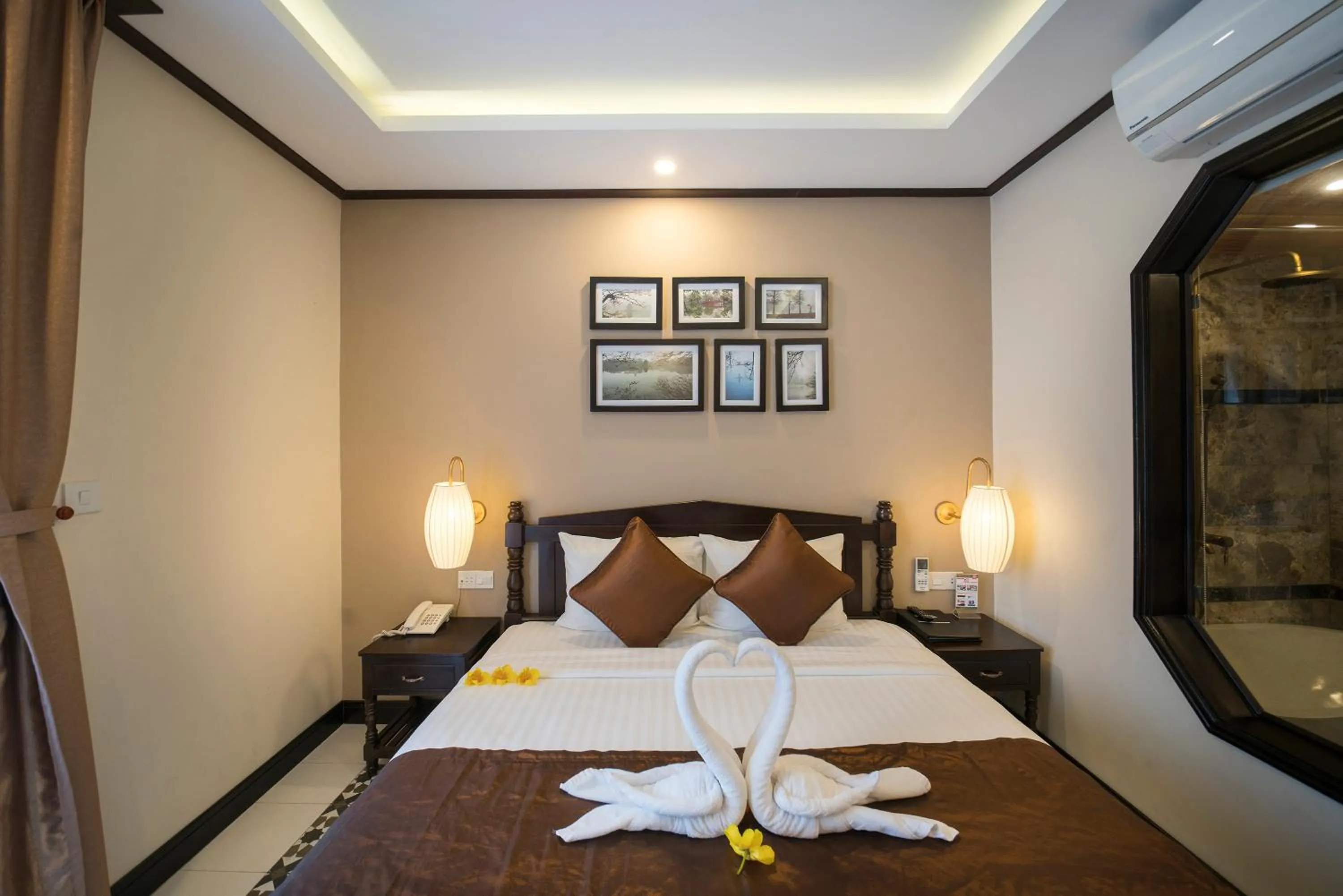 Bedroom in Golden Bell Backpacker Hotel & Pool Bar